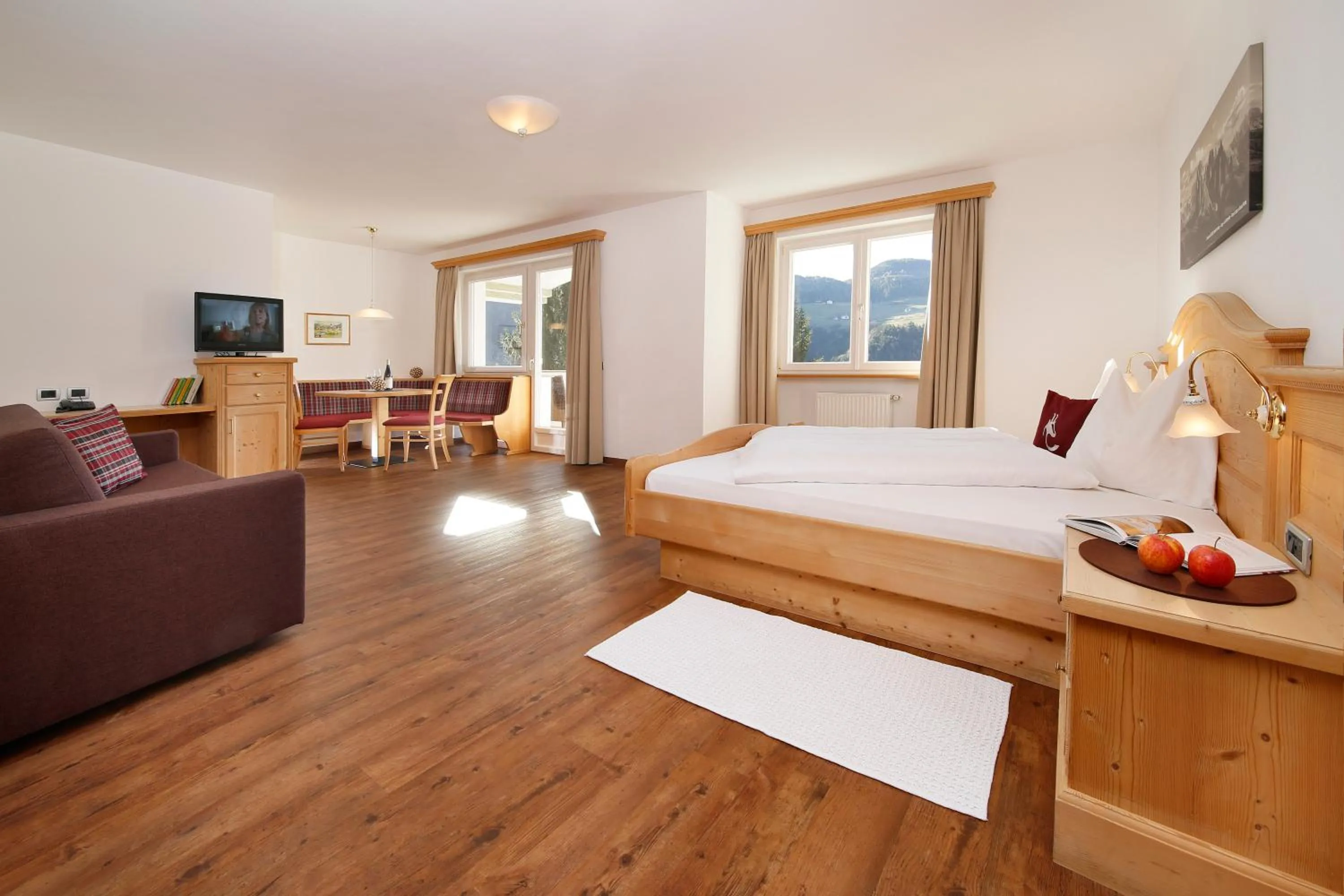 Decorative detail, Bed in Hotel Hubertusstube