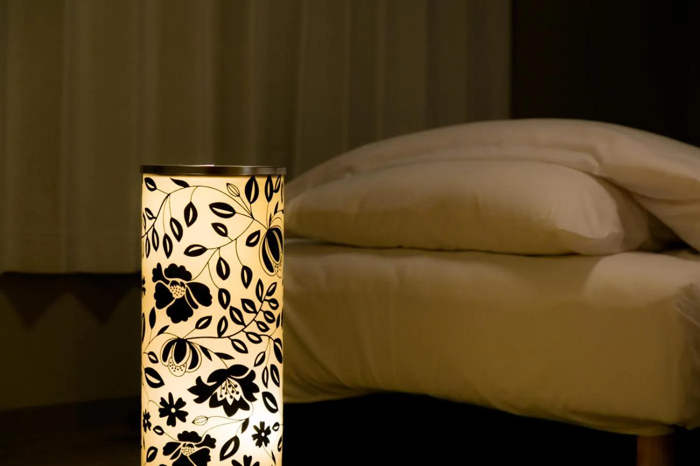 Bedroom, Bed in 京町家 懿造 -Kyomachiya IZO-