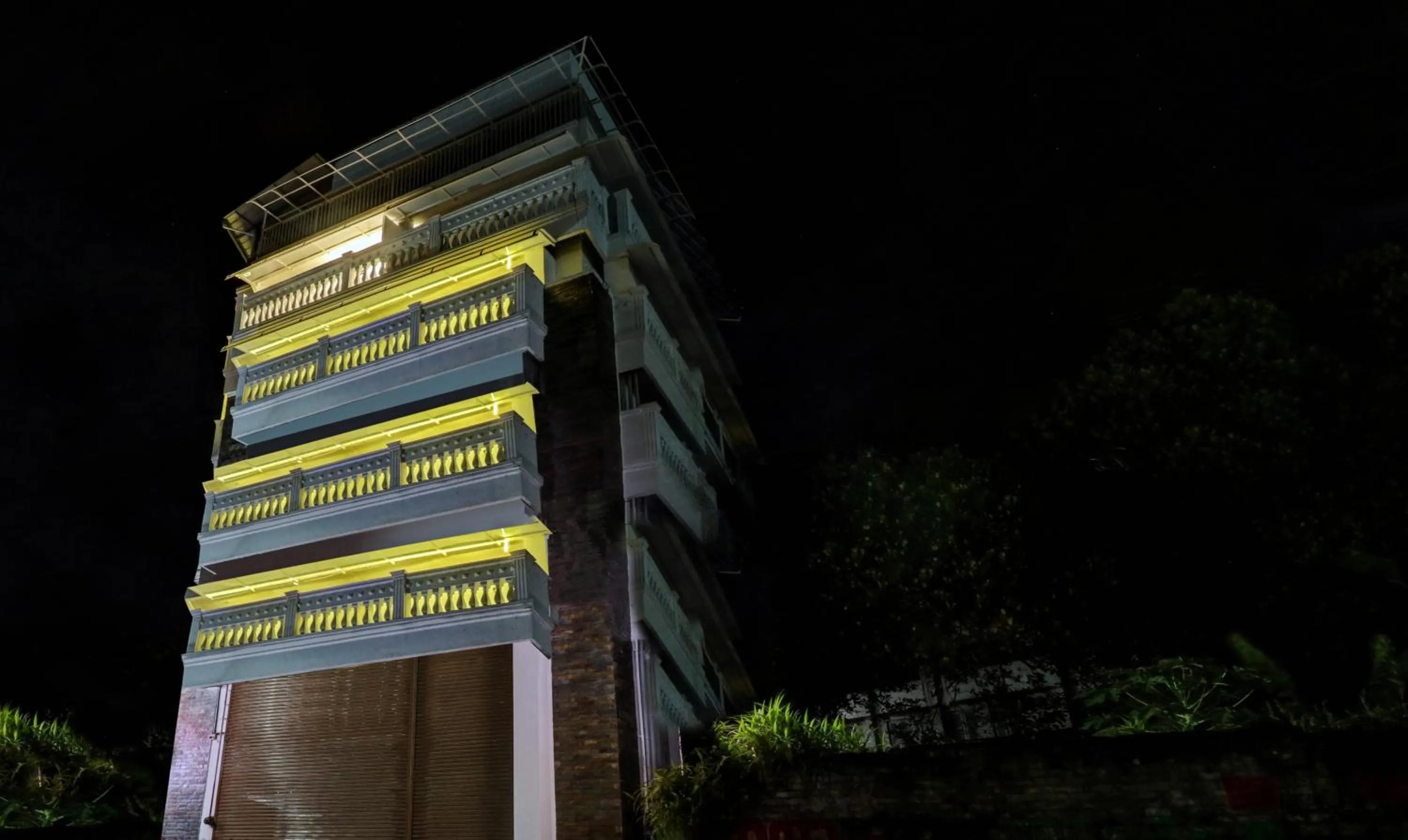 Property building in Itsy Hotels Dew Dreams