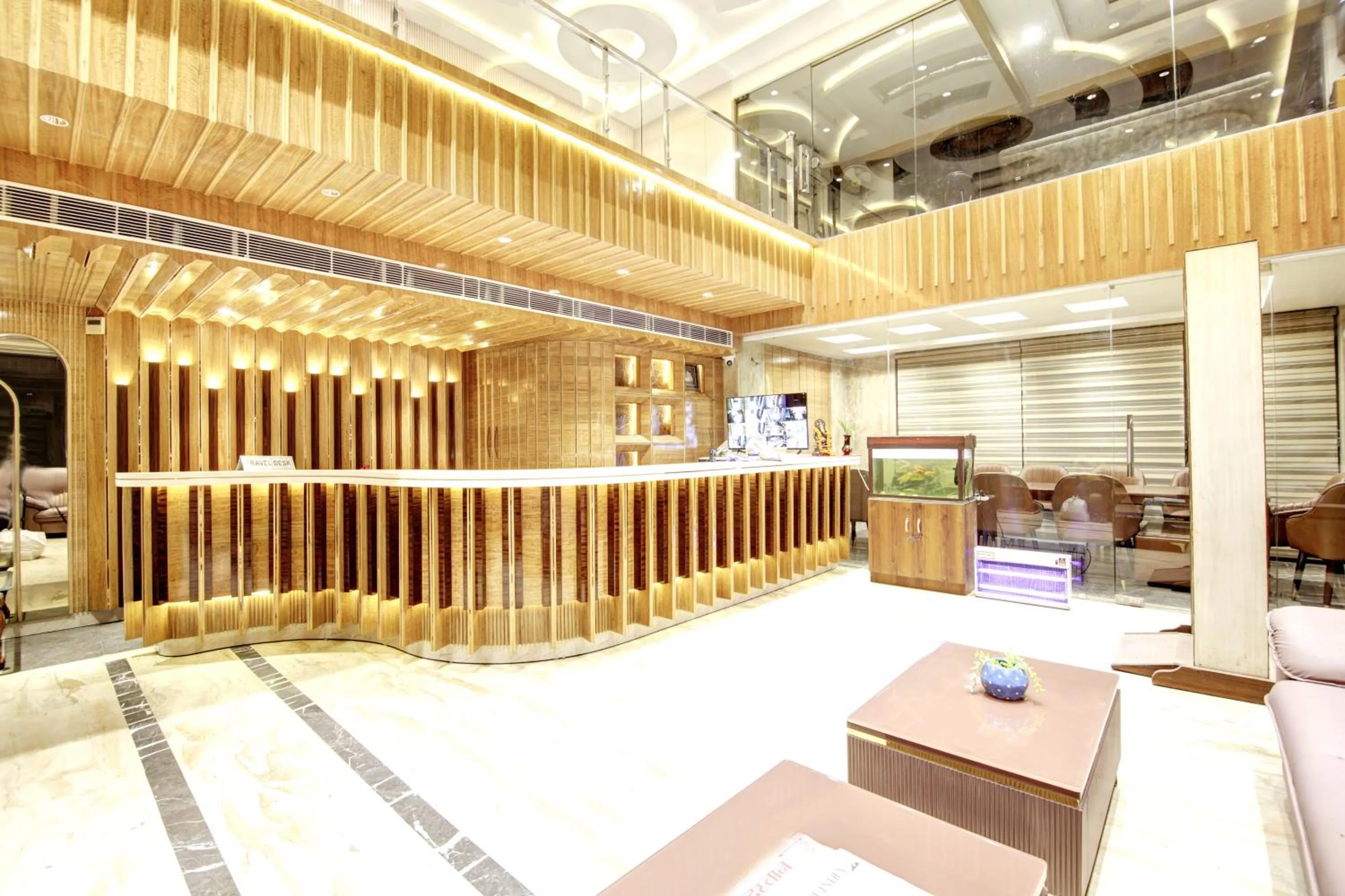 Lobby or reception in Hotel Krishna Plaza Just Near New Delhi Station And Connaught Place By M S Hospitality