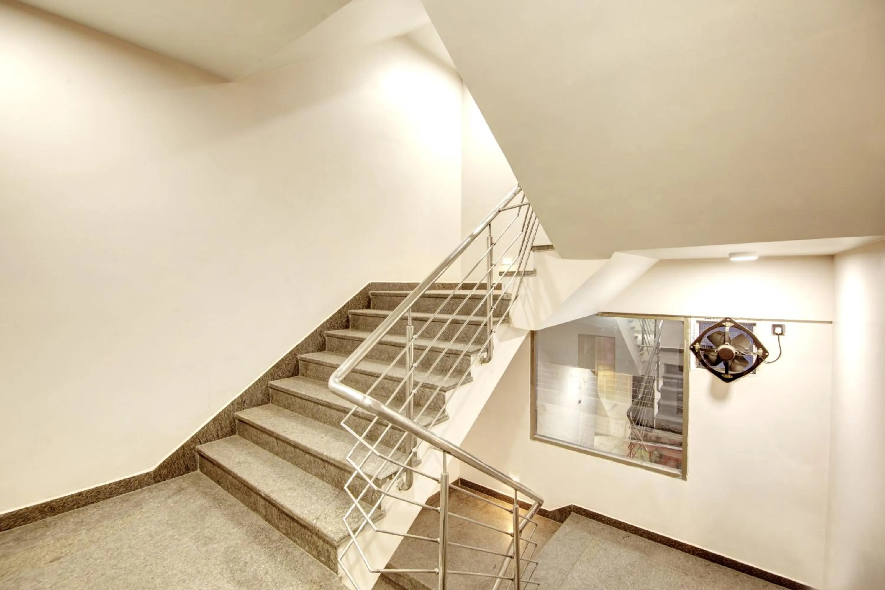 Lobby or reception in Hotel Krishna Plaza Just Near New Delhi Station And Connaught Place By M S Hospitality