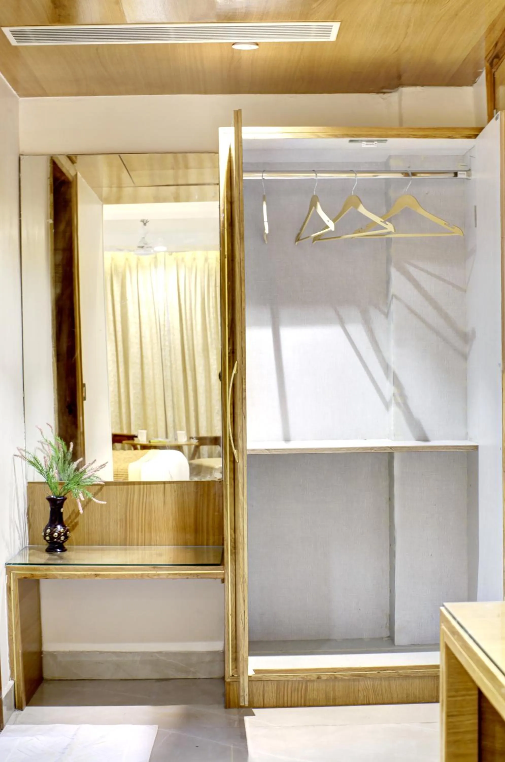 wardrobe, Bed in Hotel Krishna Plaza Just Near New Delhi Station And Connaught Place By M S Hospitality