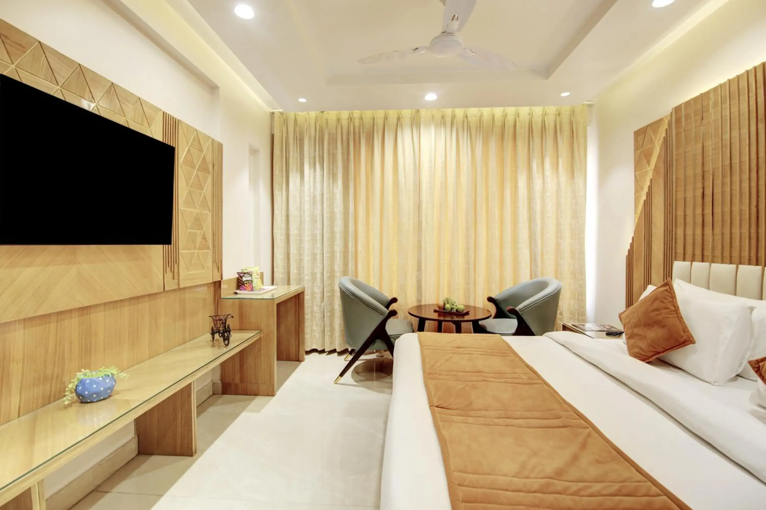 Bedroom, Bed in Hotel Krishna Plaza Just Near New Delhi Station And Connaught Place By M S Hospitality Bedroom, Bed in Hotel Krishna Plaza Just Near New Delhi Station And Connaught Place By M S Hospitality