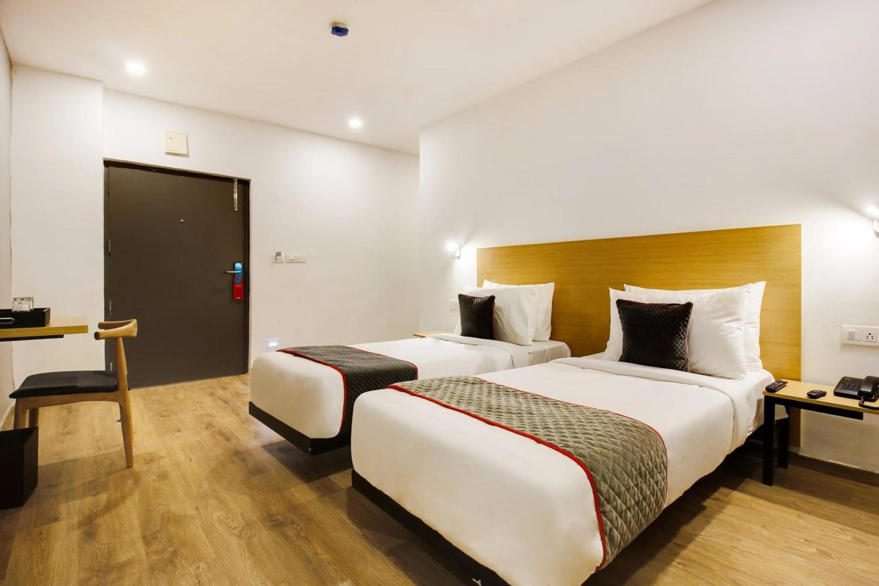 Other, Bed in Super townhouse moosapet Rcc Prime