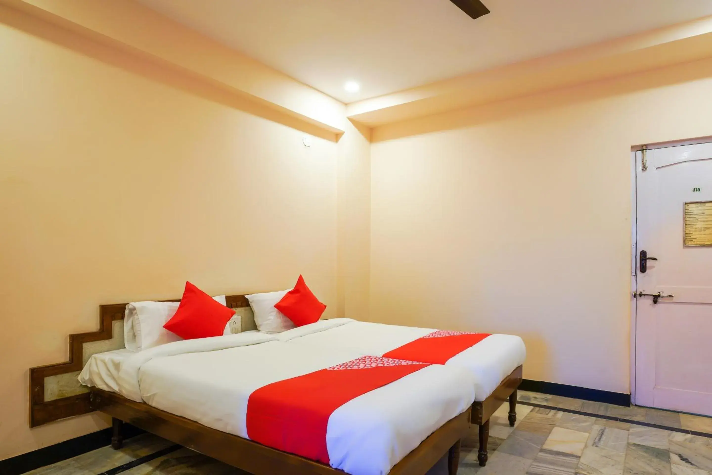Hotel O Raja Residency Near Snow World Hotel O Raja Residency Near Snow World