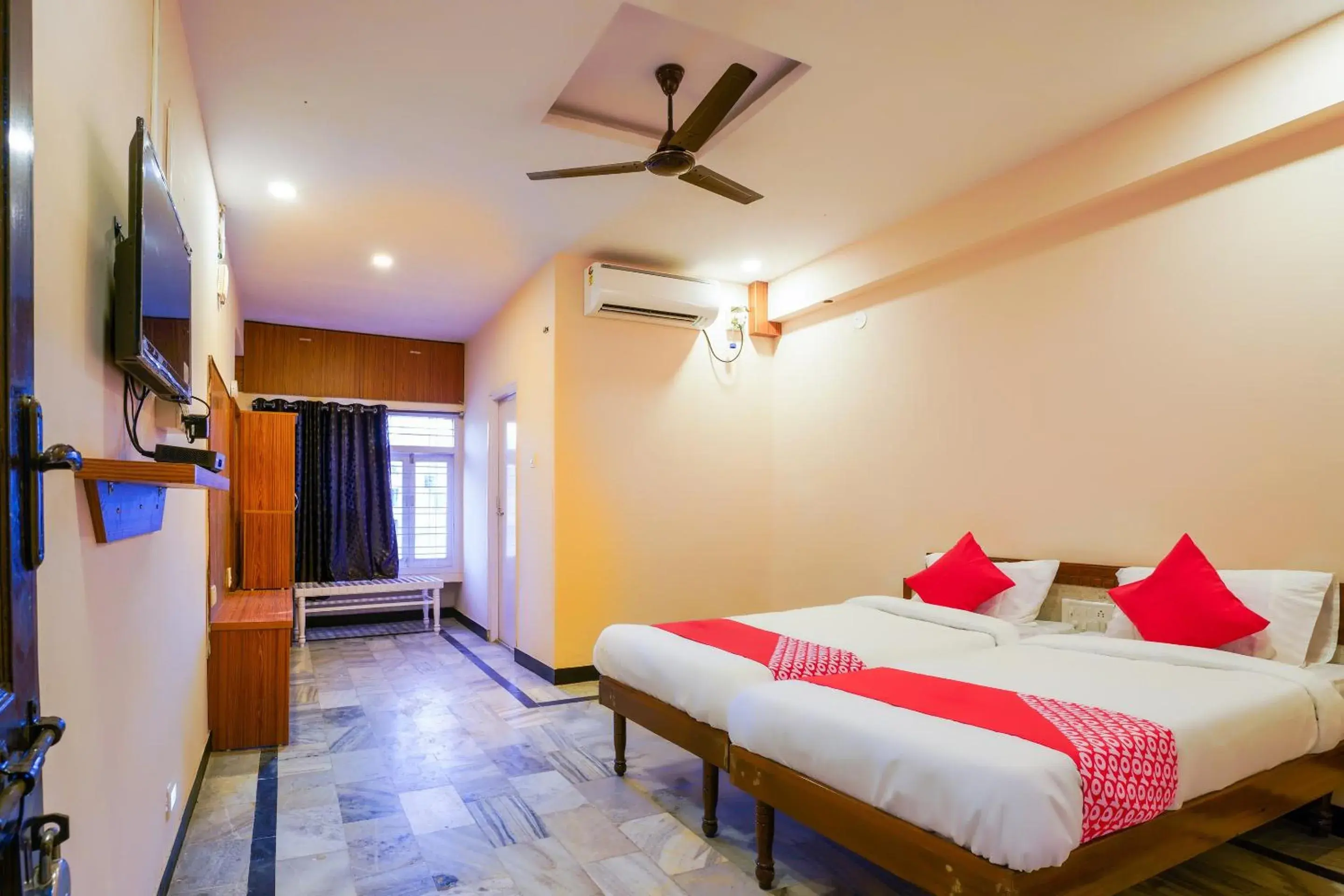 Hotel O Raja Residency Near Snow World Hotel O Raja Residency Near Snow World