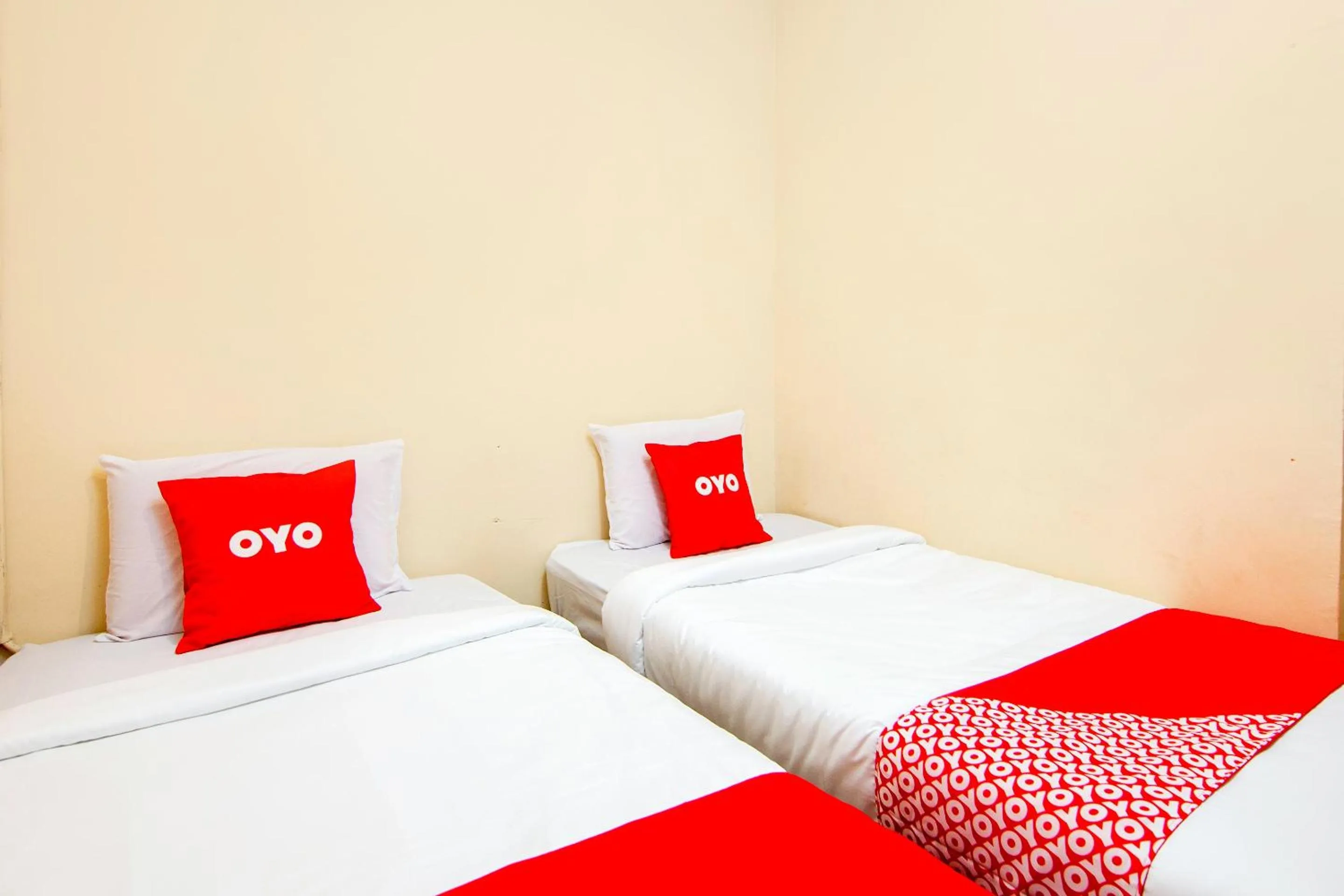 Bedroom in Hotel O 211