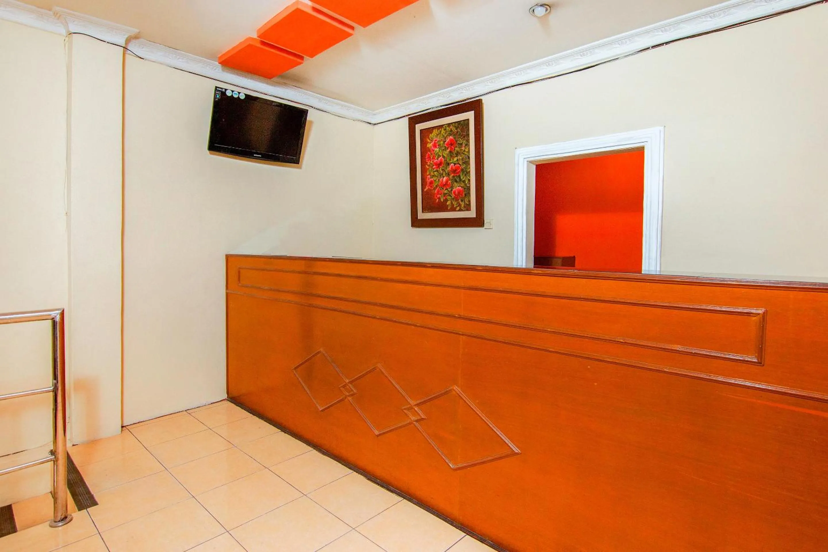 Lobby or reception in Hotel O 211