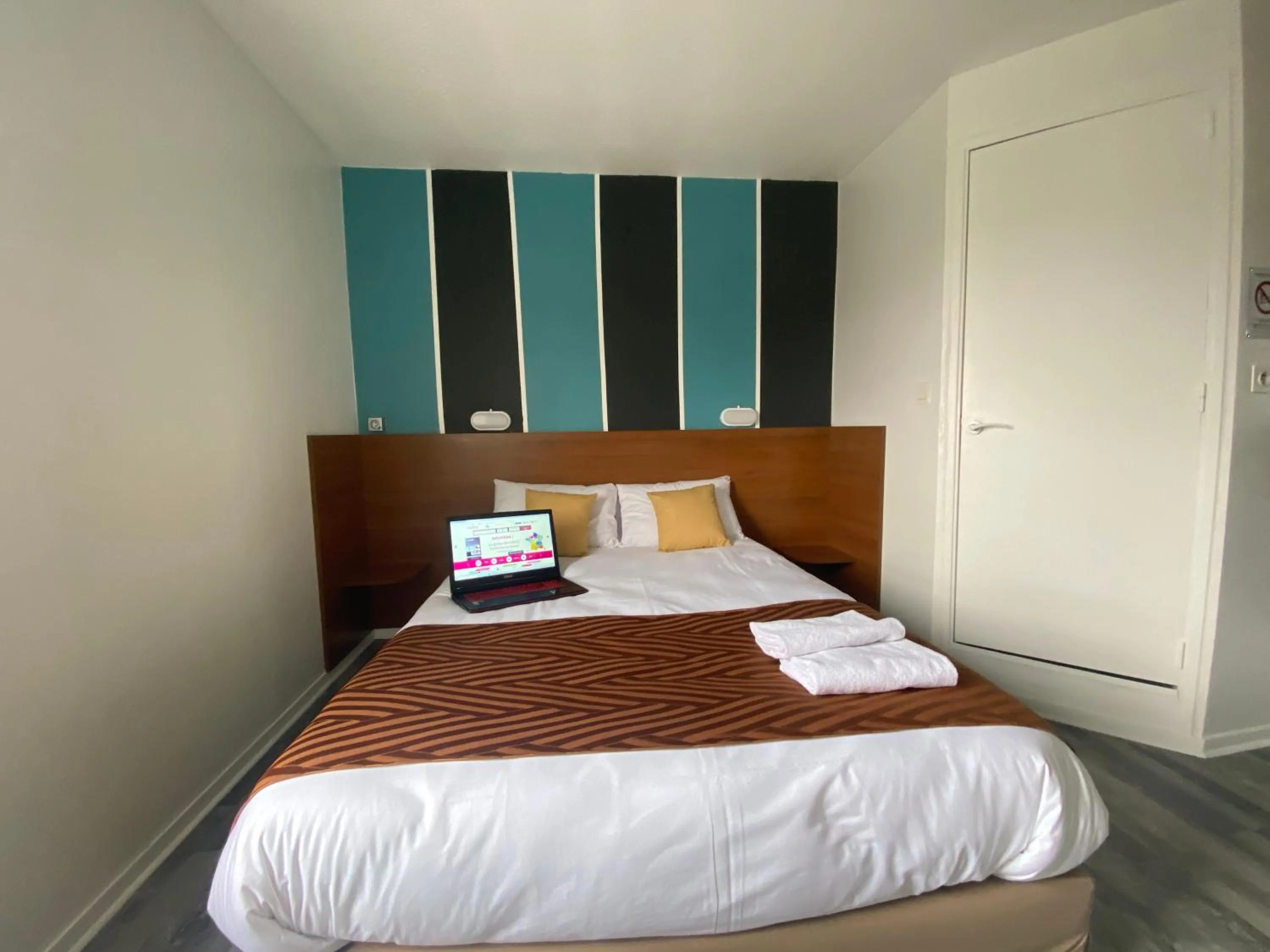 Bed in Fasthotel Tours Nord