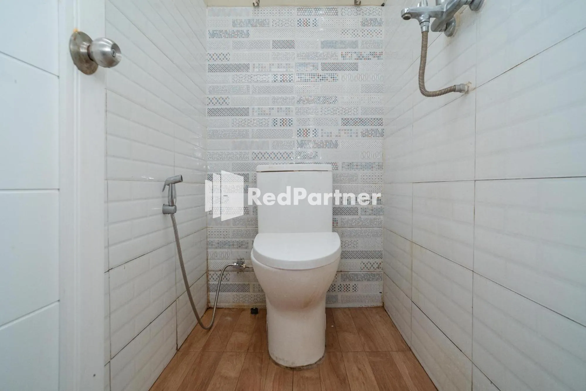 Bathroom in Yayah Rooms Bogor Syariah Mitra RedDoorz