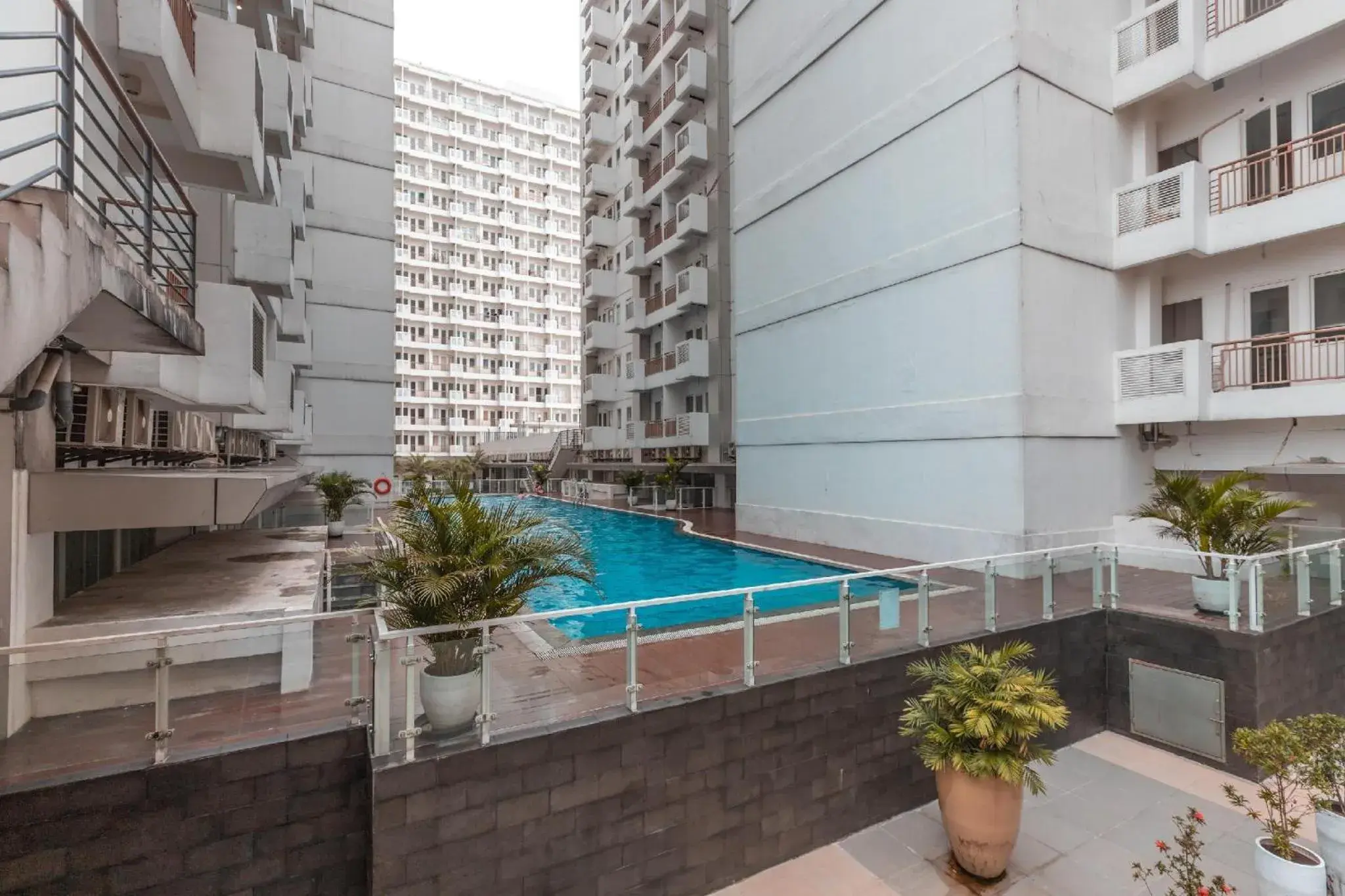 Swimming pool in Hotel O Apartement Sentul Tower Swimming pool in Hotel O Apartement Sentul Tower