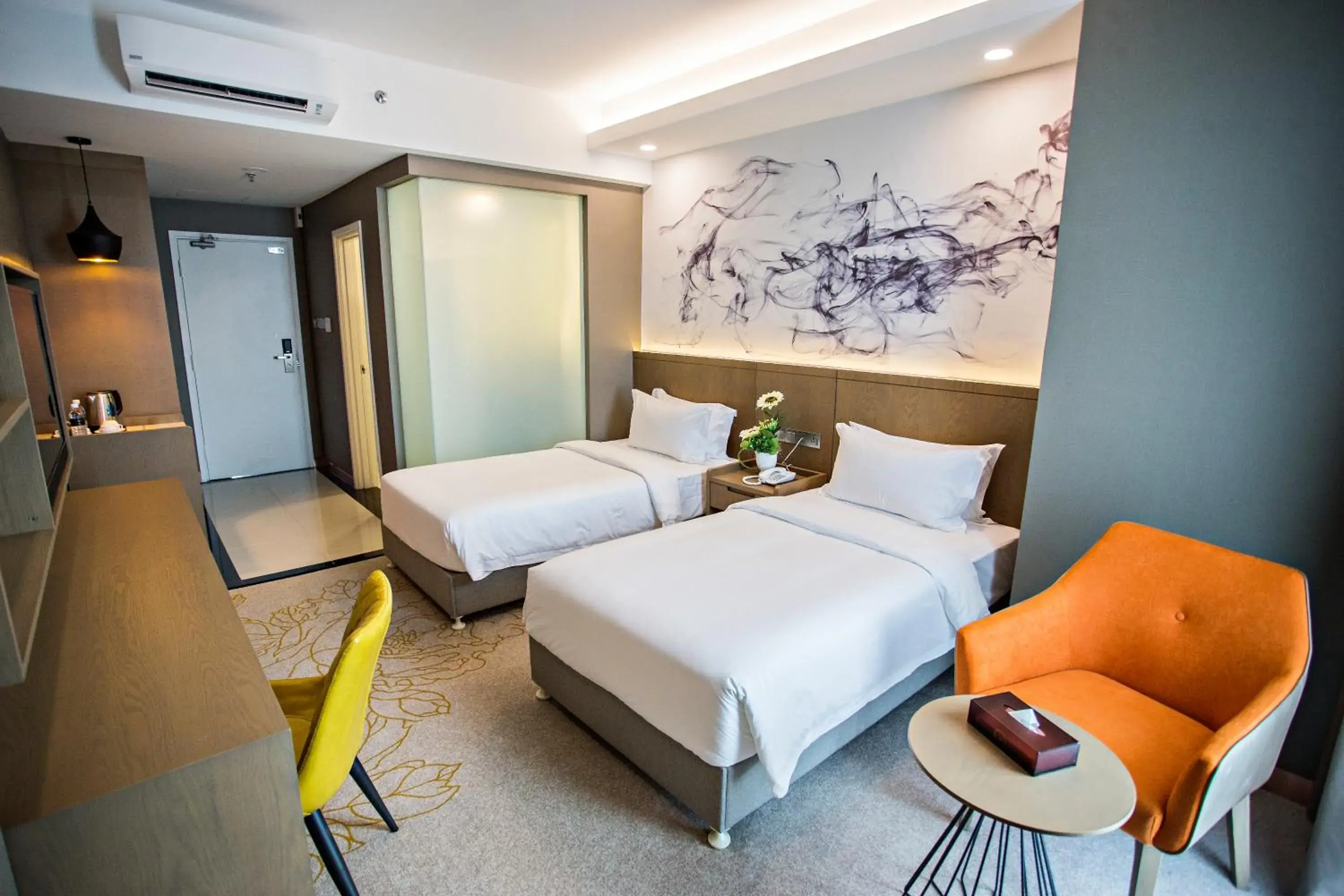 Bed in GRAND FLORA HOTEL Bed in GRAND FLORA HOTEL