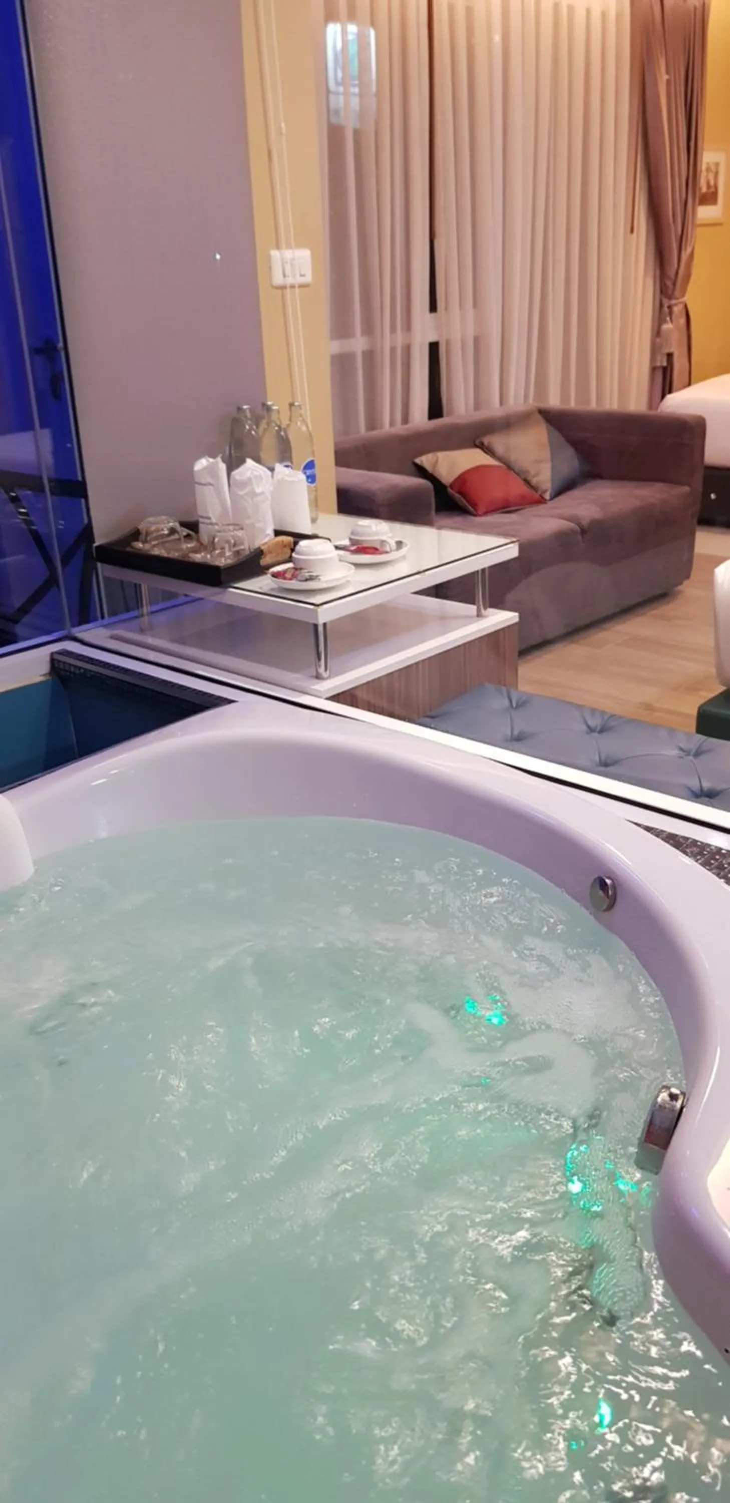 BlueTel Re'sidencE Bangkok IMPACT บลูเทล เรซิดองส์ กรุงเทพ อิมแพค