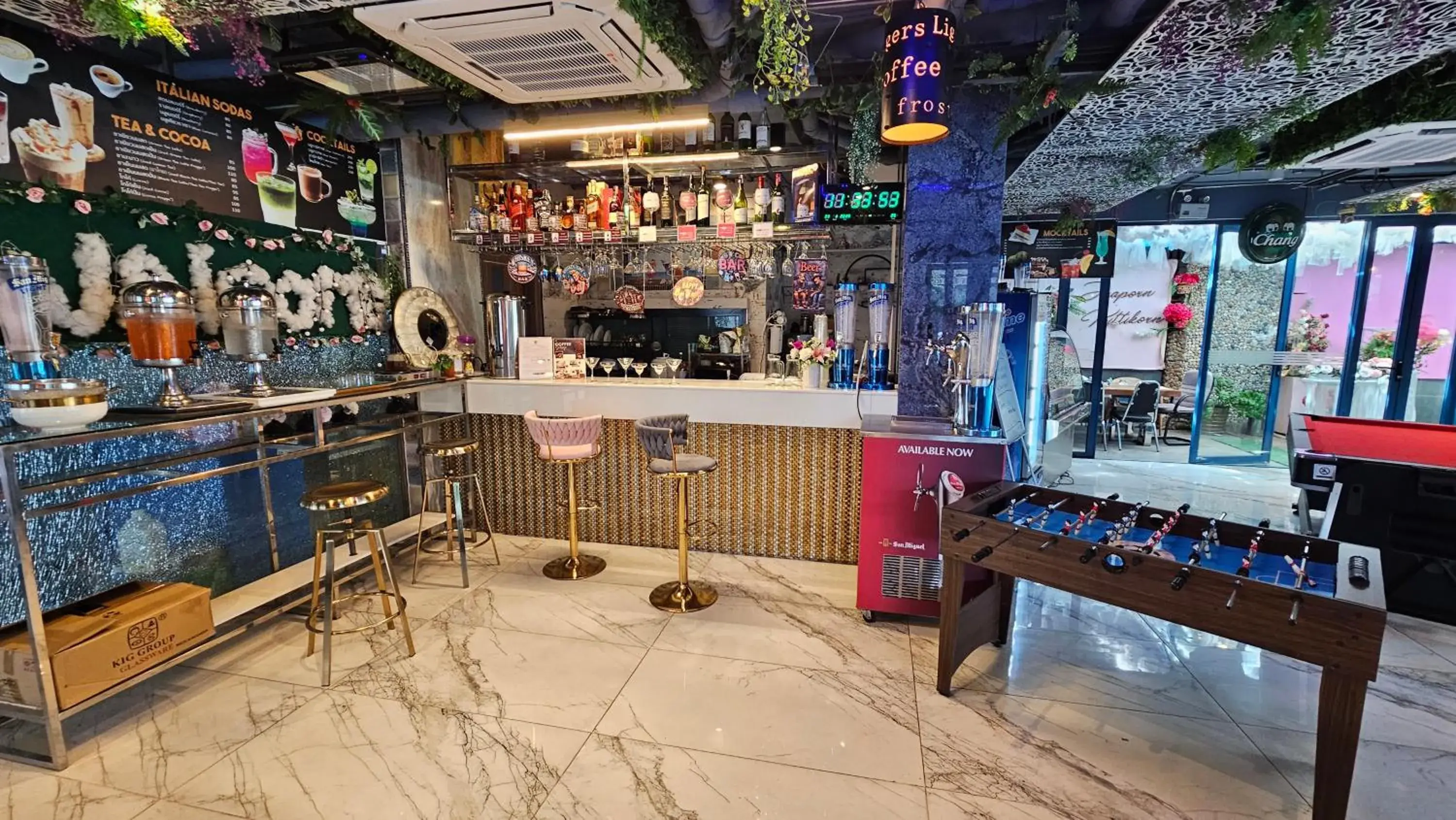Lounge or bar in BlueTel Re'sidencE Bangkok IMPACT บลูเทล เรซิดองส์ กรุงเทพ อิมแพค Lounge or bar in BlueTel Re'sidencE Bangkok IMPACT บลูเทล เรซิดองส์ กรุงเทพ อิมแพค
