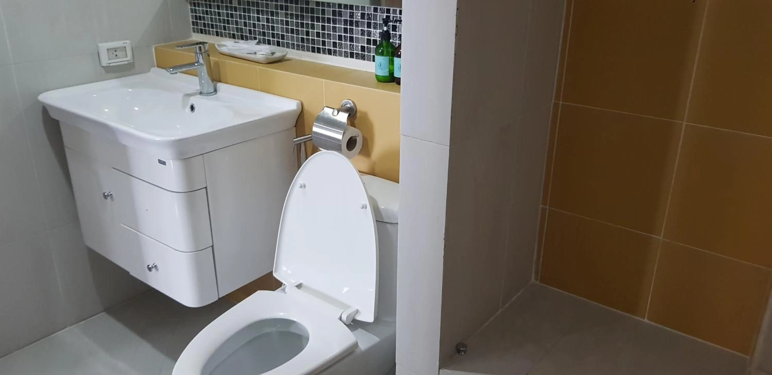 BlueTel Re'sidencE Bangkok IMPACT บลูเทล เรซิดองส์ กรุงเทพ อิมแพค