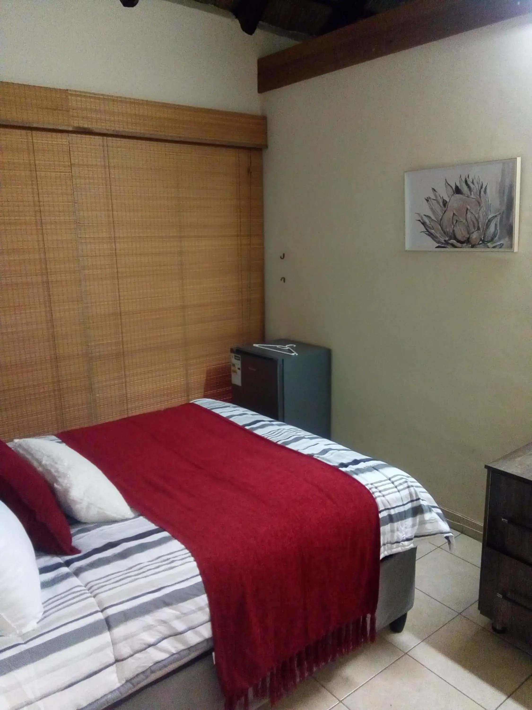 Budget Double Room in Lee Gardens Budget Double Room in Lee Gardens