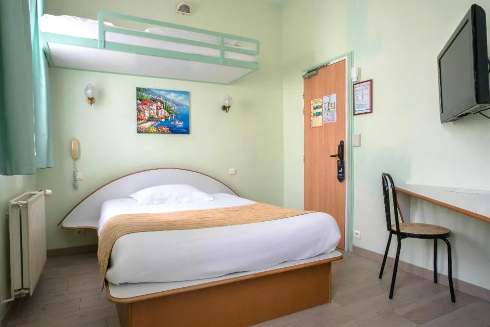 Bed in Hotel De Rosny