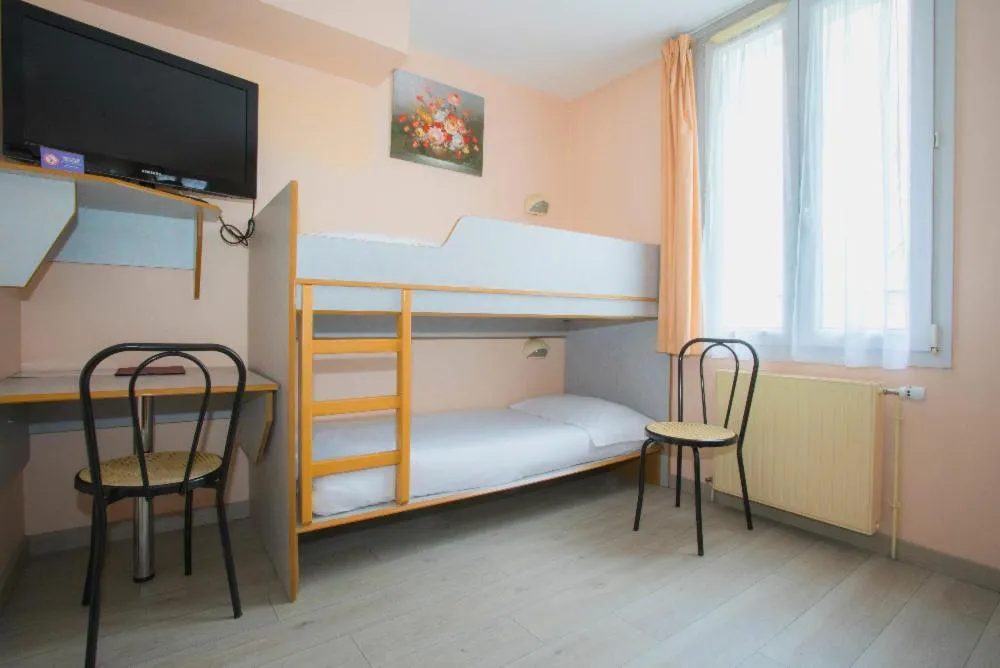 Bed in Hotel De Rosny