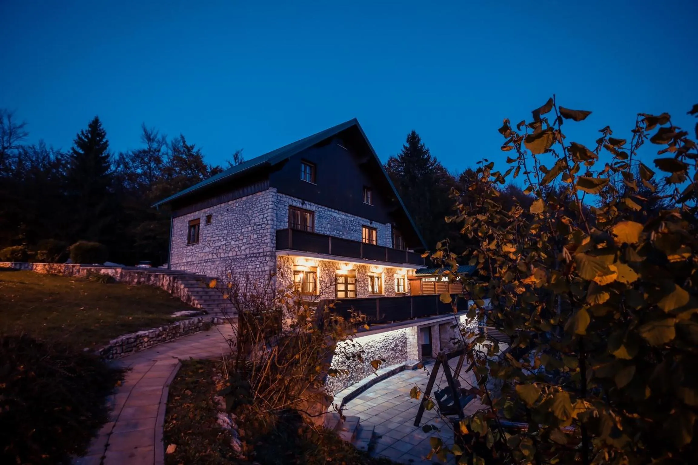 Property building in Golden Lakes Rooms