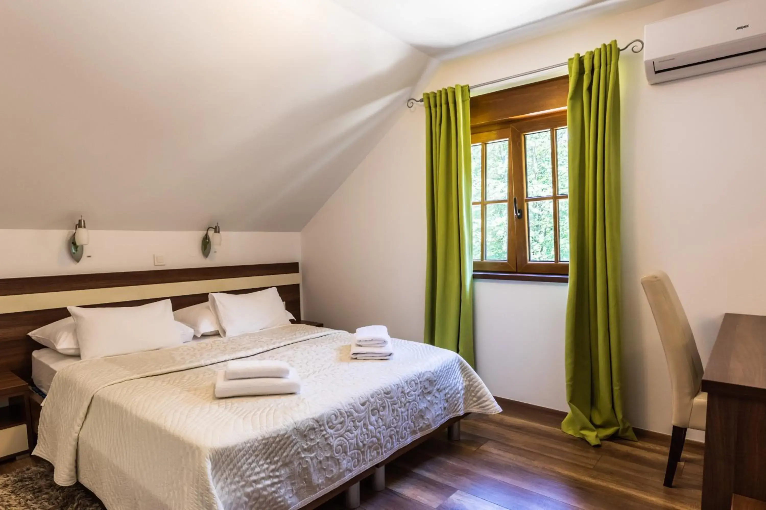 Double Room in Golden Lakes Rooms Double Room in Golden Lakes Rooms