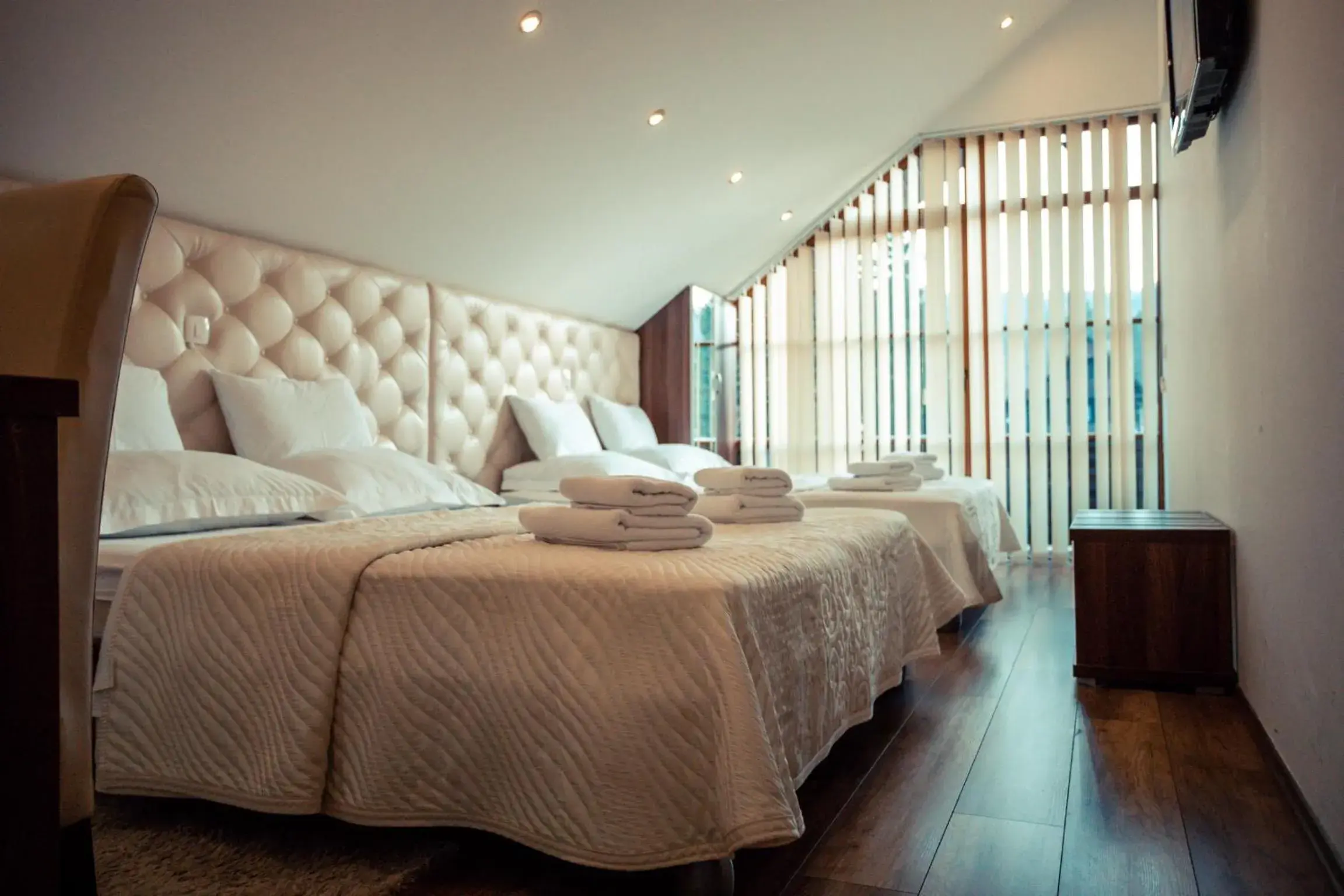 Comfort Quadruple Room in Golden Lakes Rooms Comfort Quadruple Room in Golden Lakes Rooms