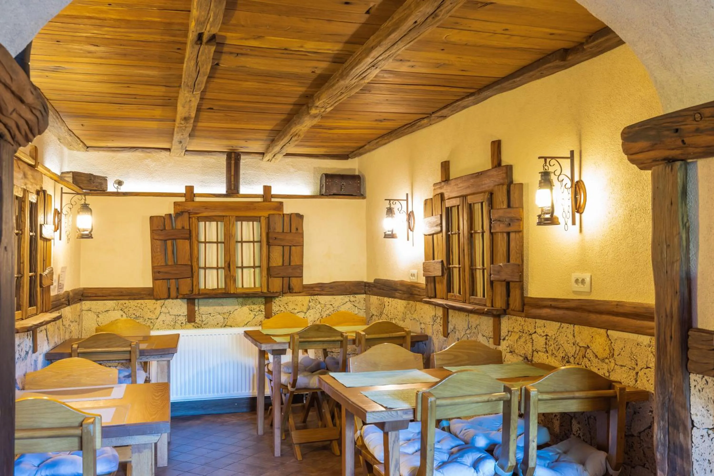 Restaurant/places to eat in Golden Lakes Rooms