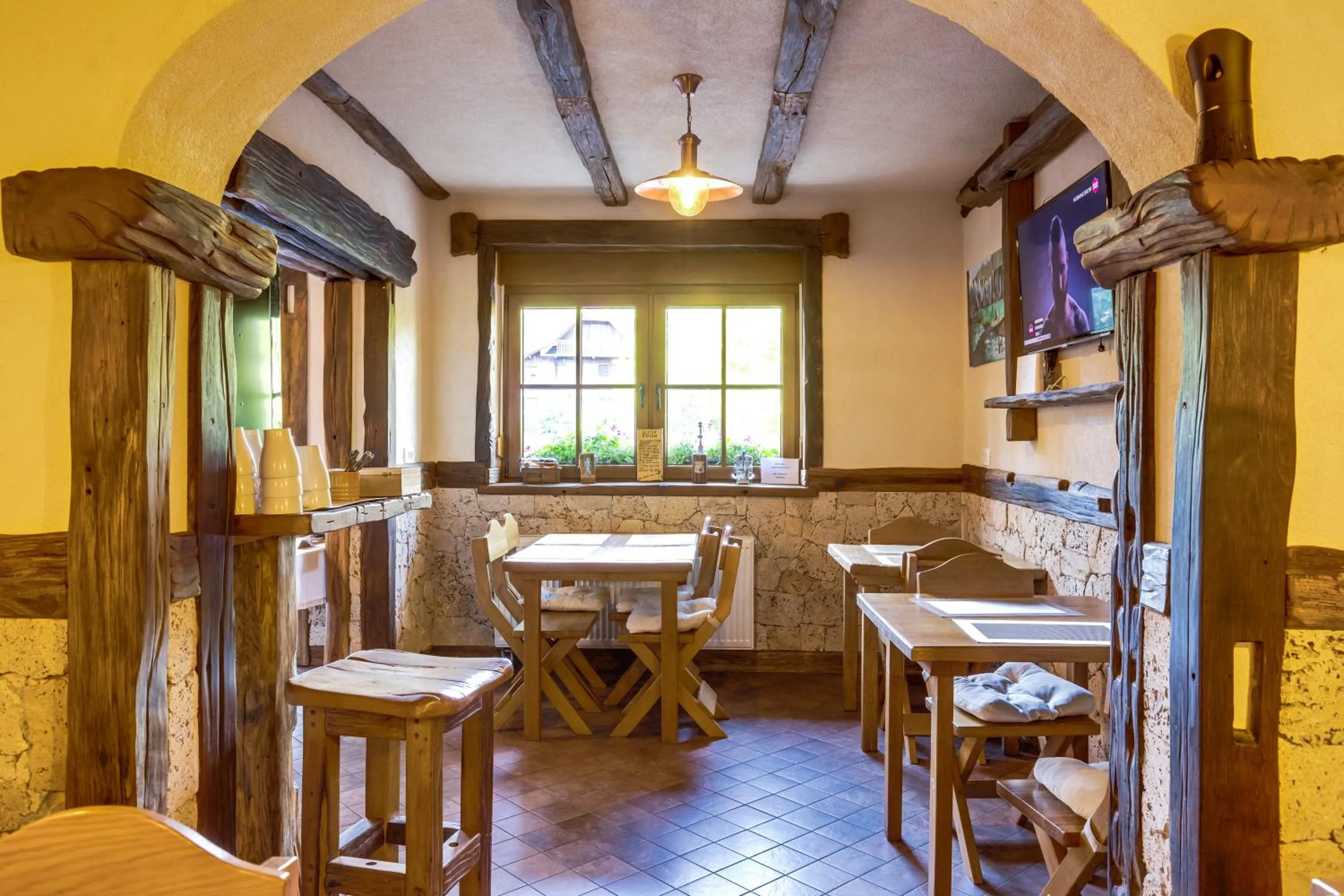Restaurant/places to eat in Golden Lakes Rooms