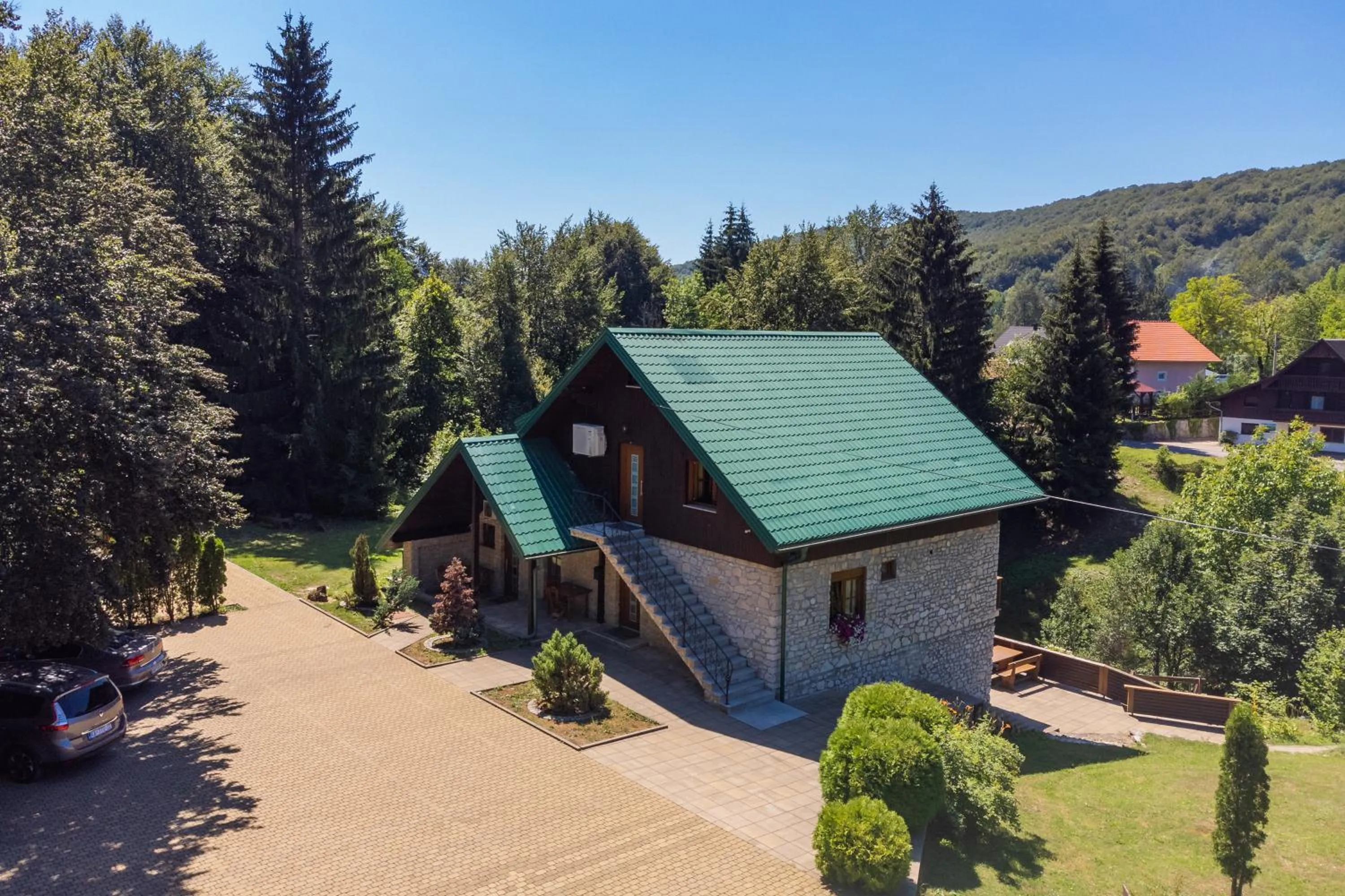 Property building in Golden Lakes Rooms