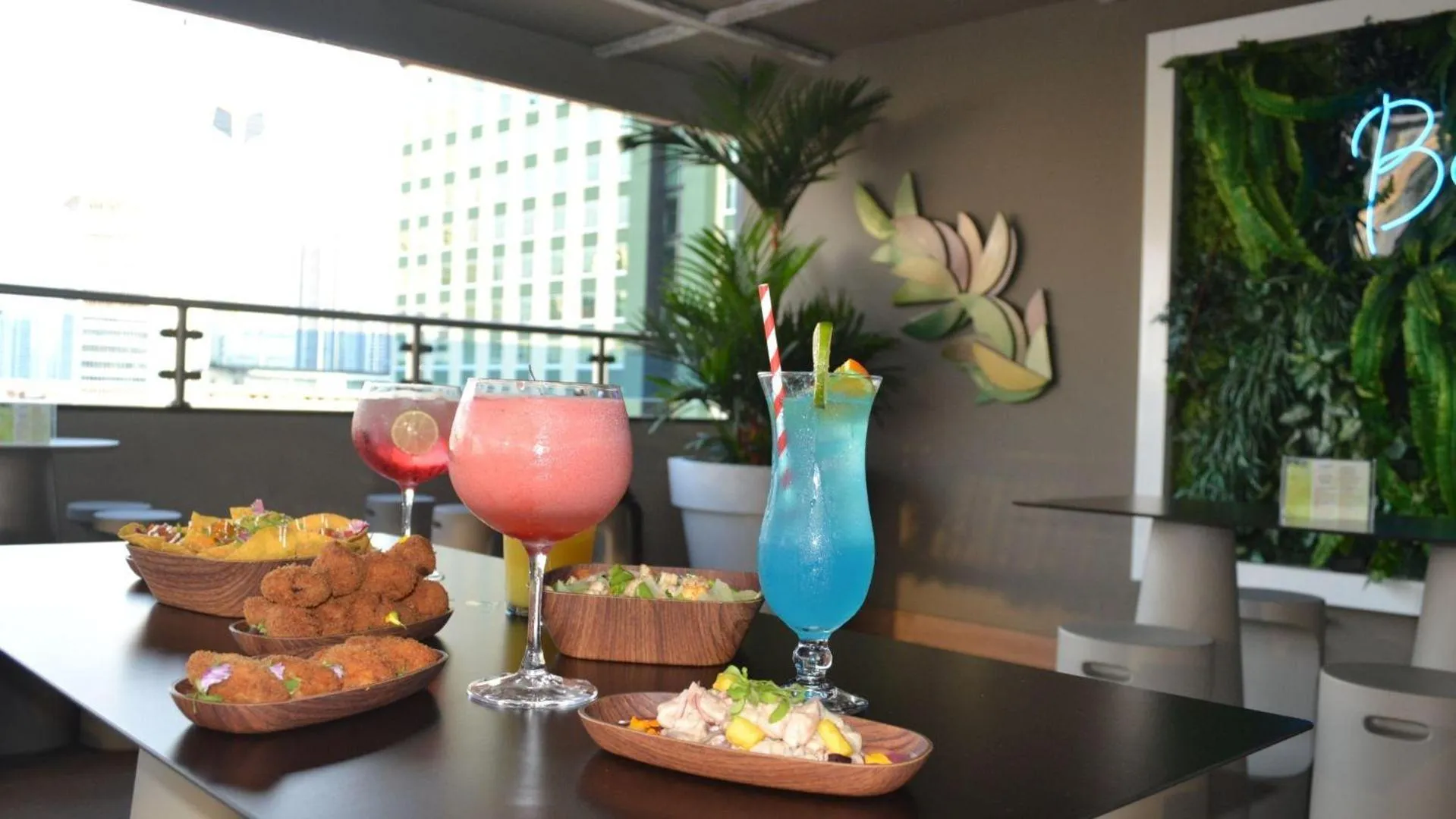 Lounge or bar in Gran Evenia Panamá Hotel