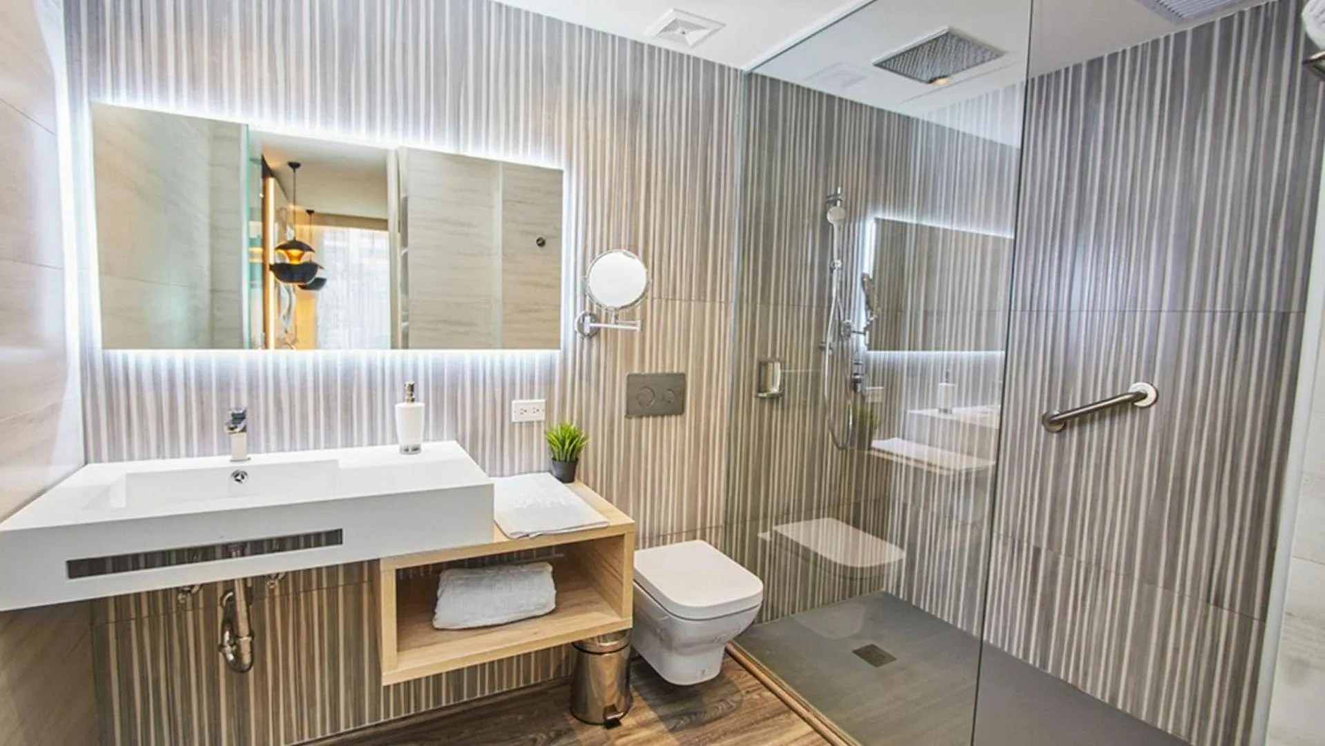 Bathroom in Gran Evenia Panamá Hotel