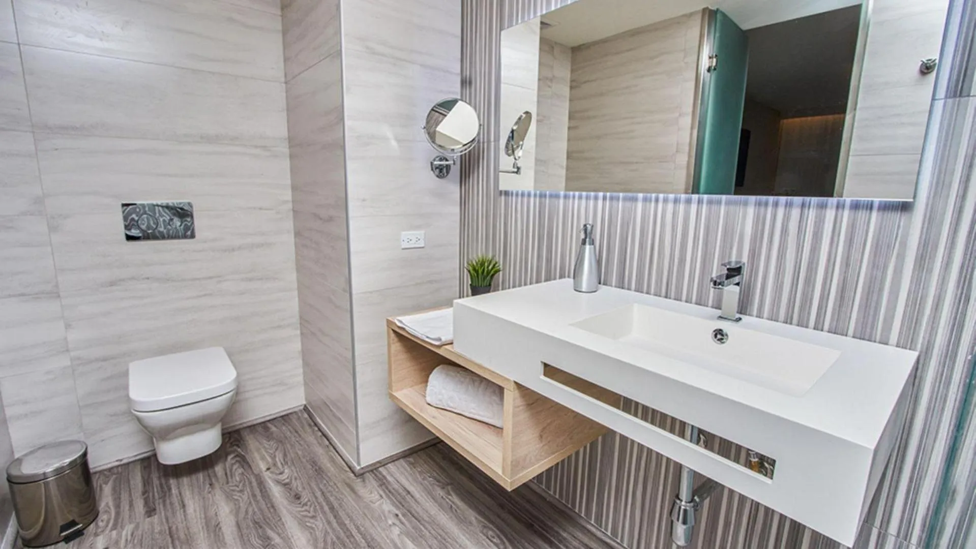 Bathroom in Gran Evenia Panamá Hotel