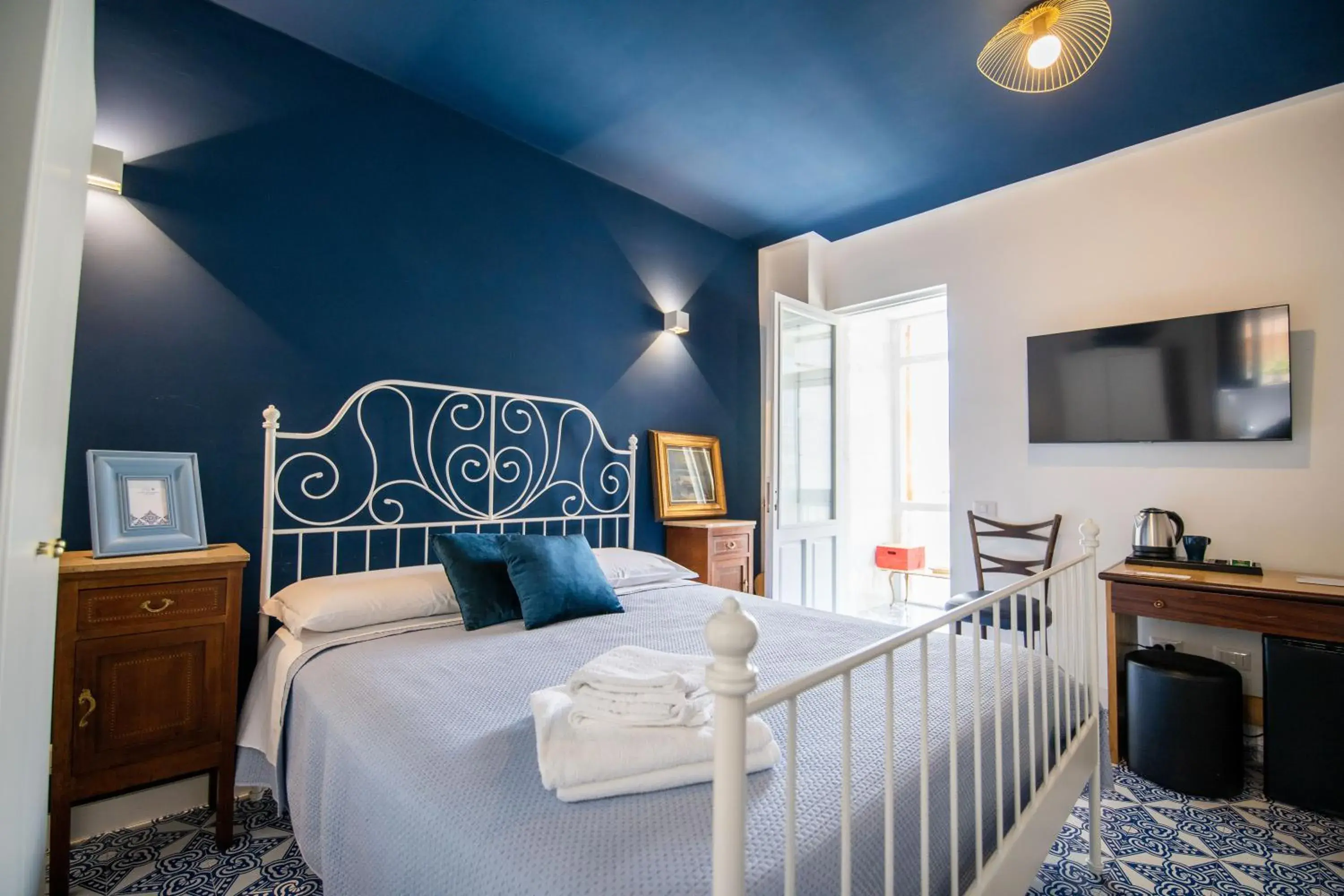 Bed in Crudo Home Bed in Crudo Home