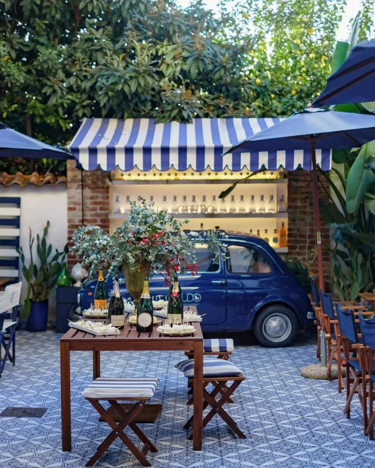 Restaurant/places to eat in Crudo Home Restaurant/places to eat in Crudo Home