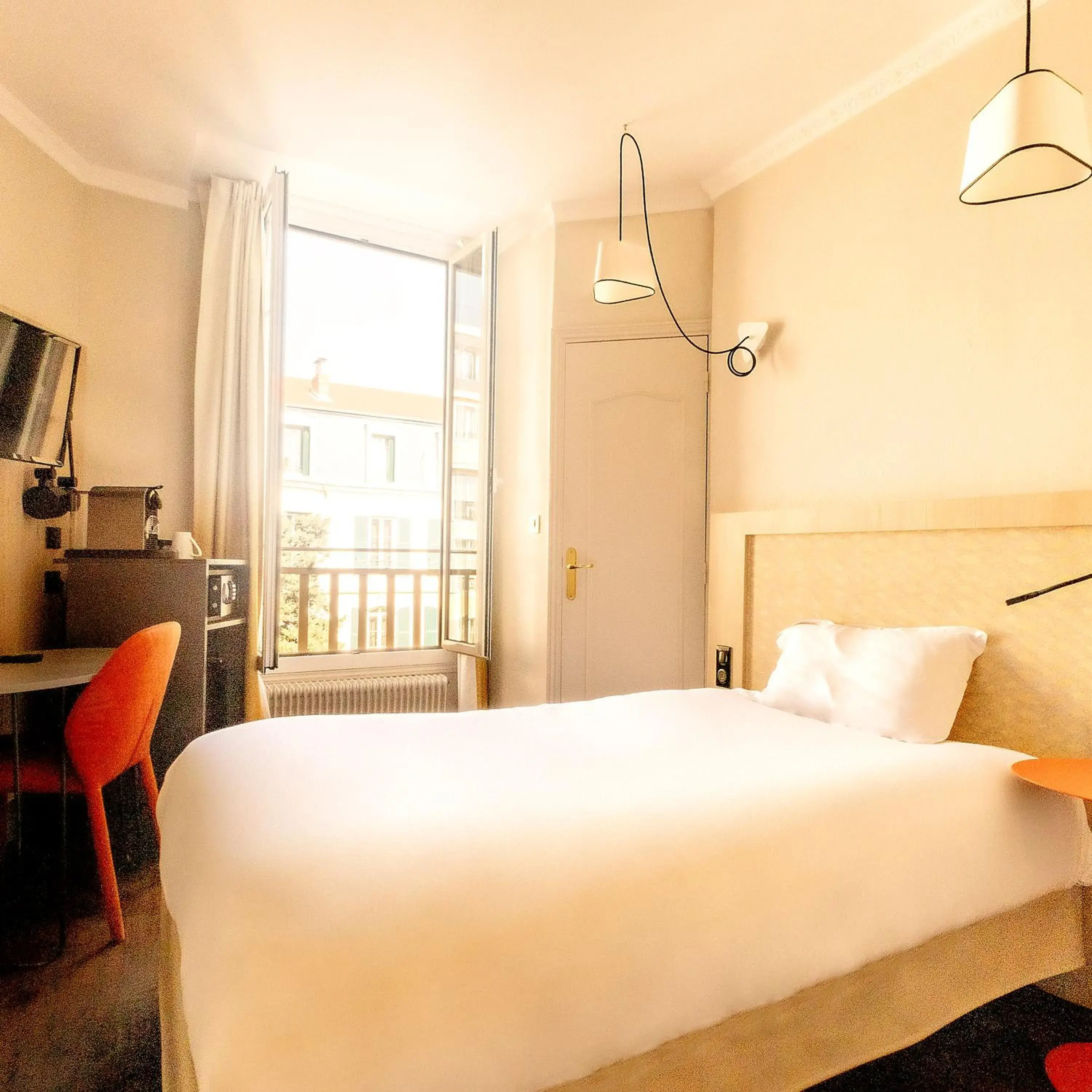 Bedroom, Bed in Hôtel Vendôme Bedroom, Bed in Hôtel Vendôme