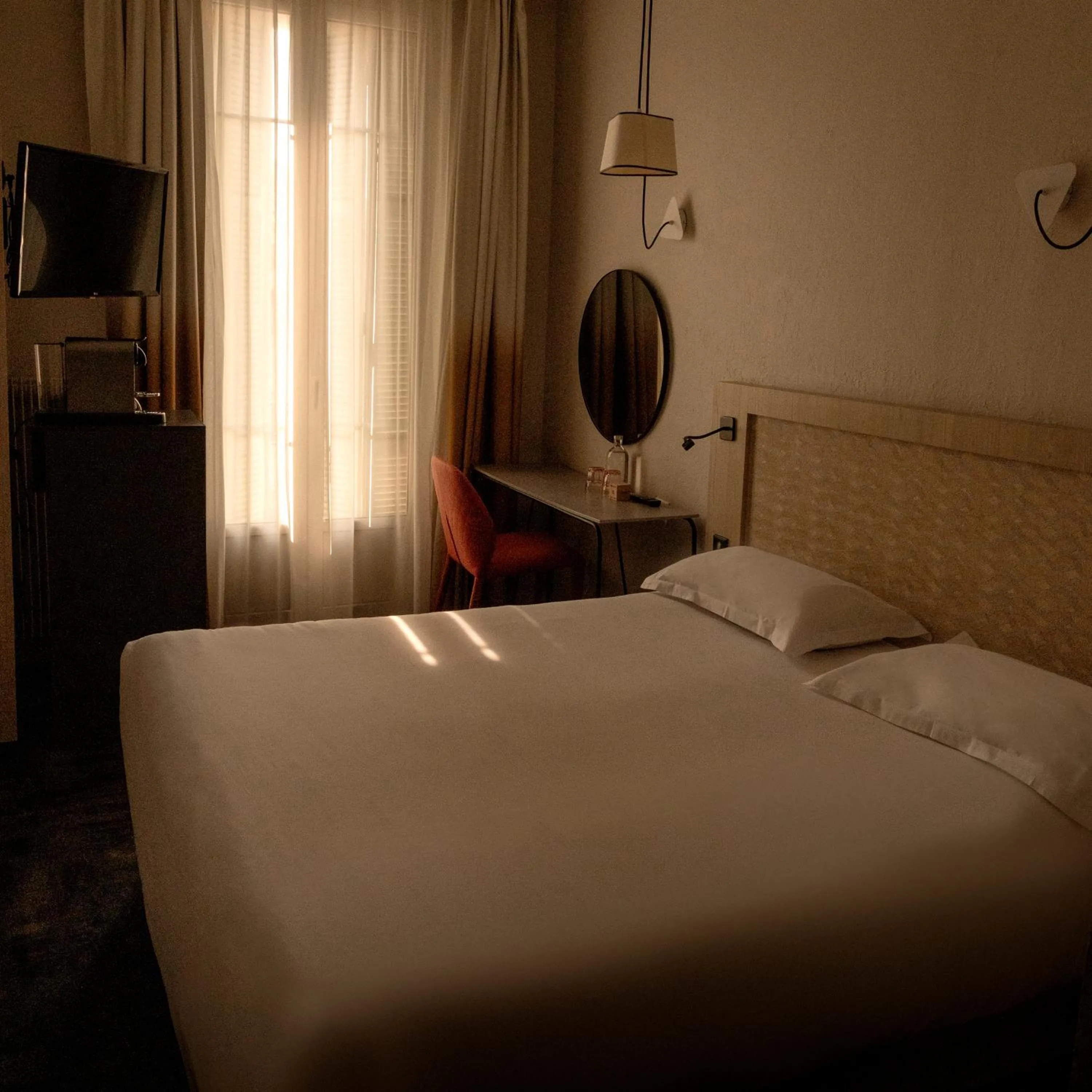 Bedroom, Bed in Hôtel Vendôme