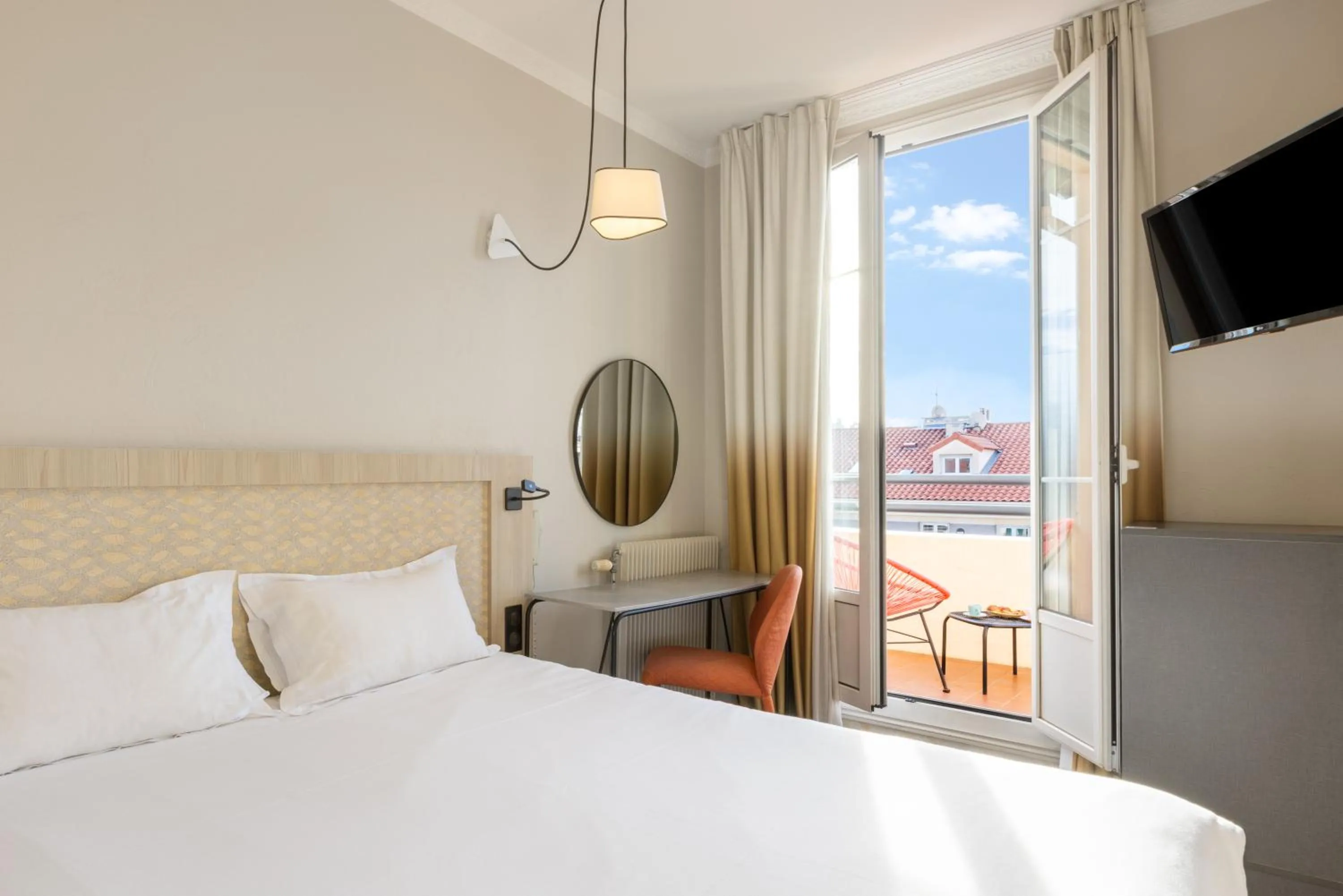 Bedroom, Bed in Hôtel Vendôme