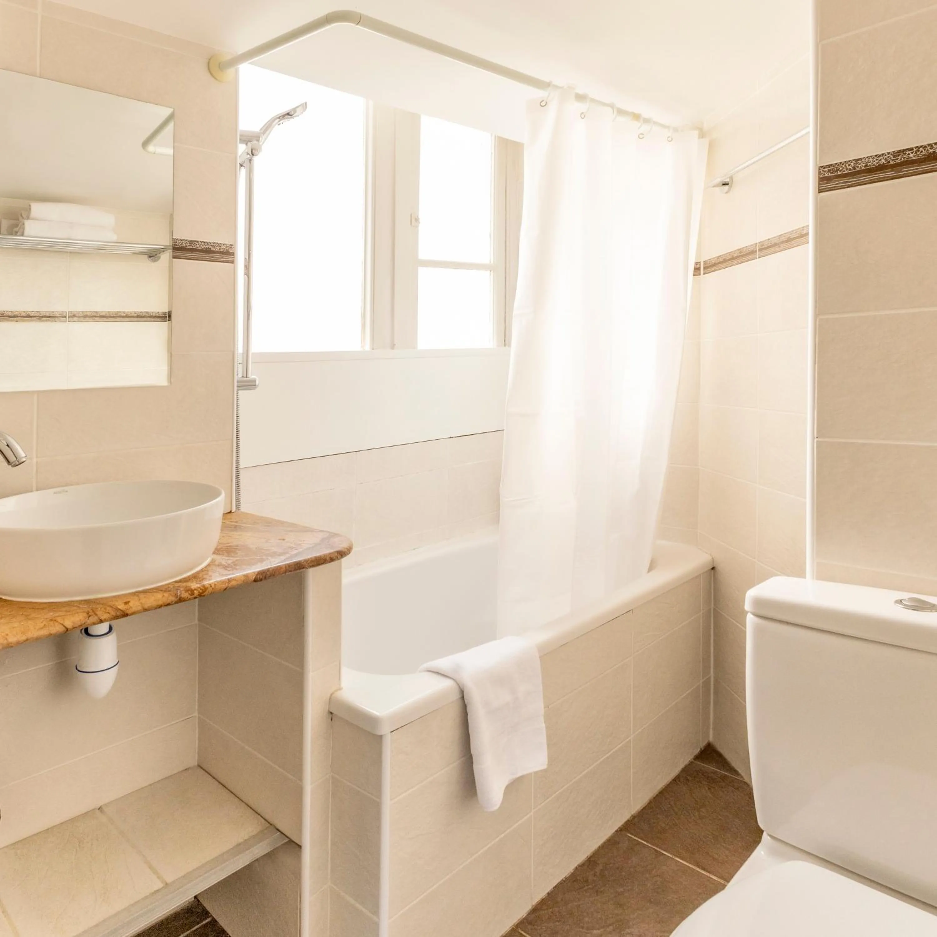 Bedroom in Hôtel Vendôme