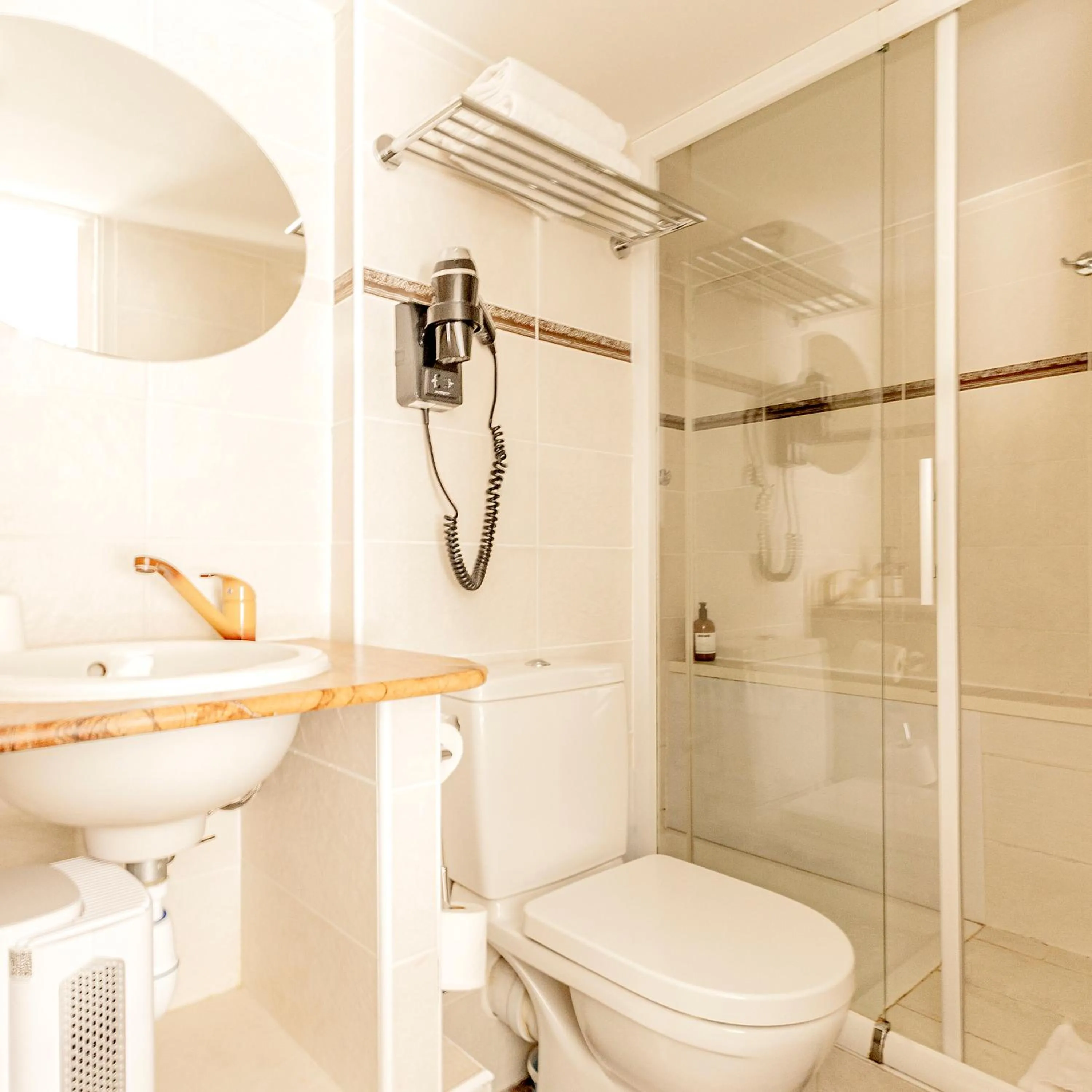 Bedroom in Hôtel Vendôme