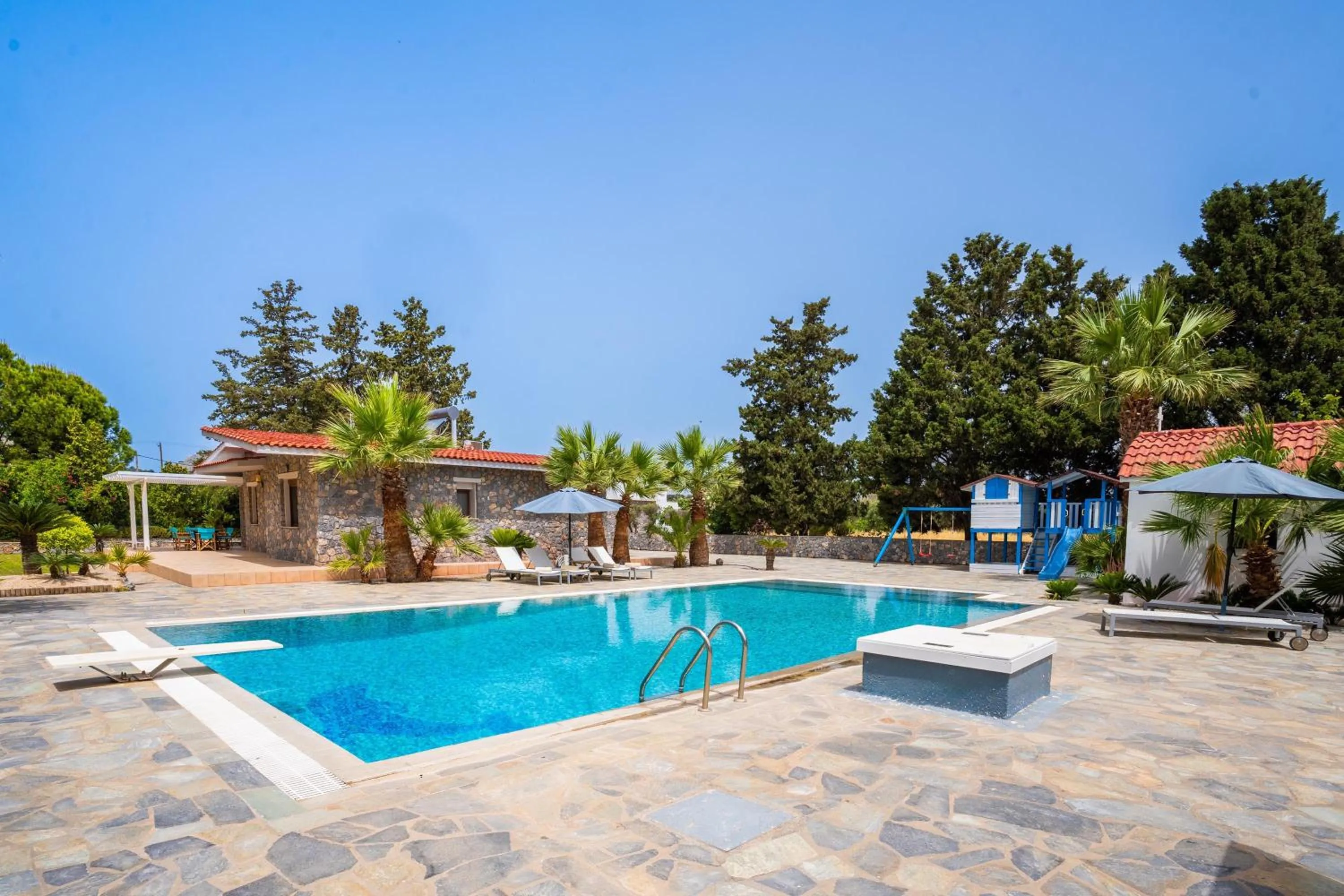 Madia Villa