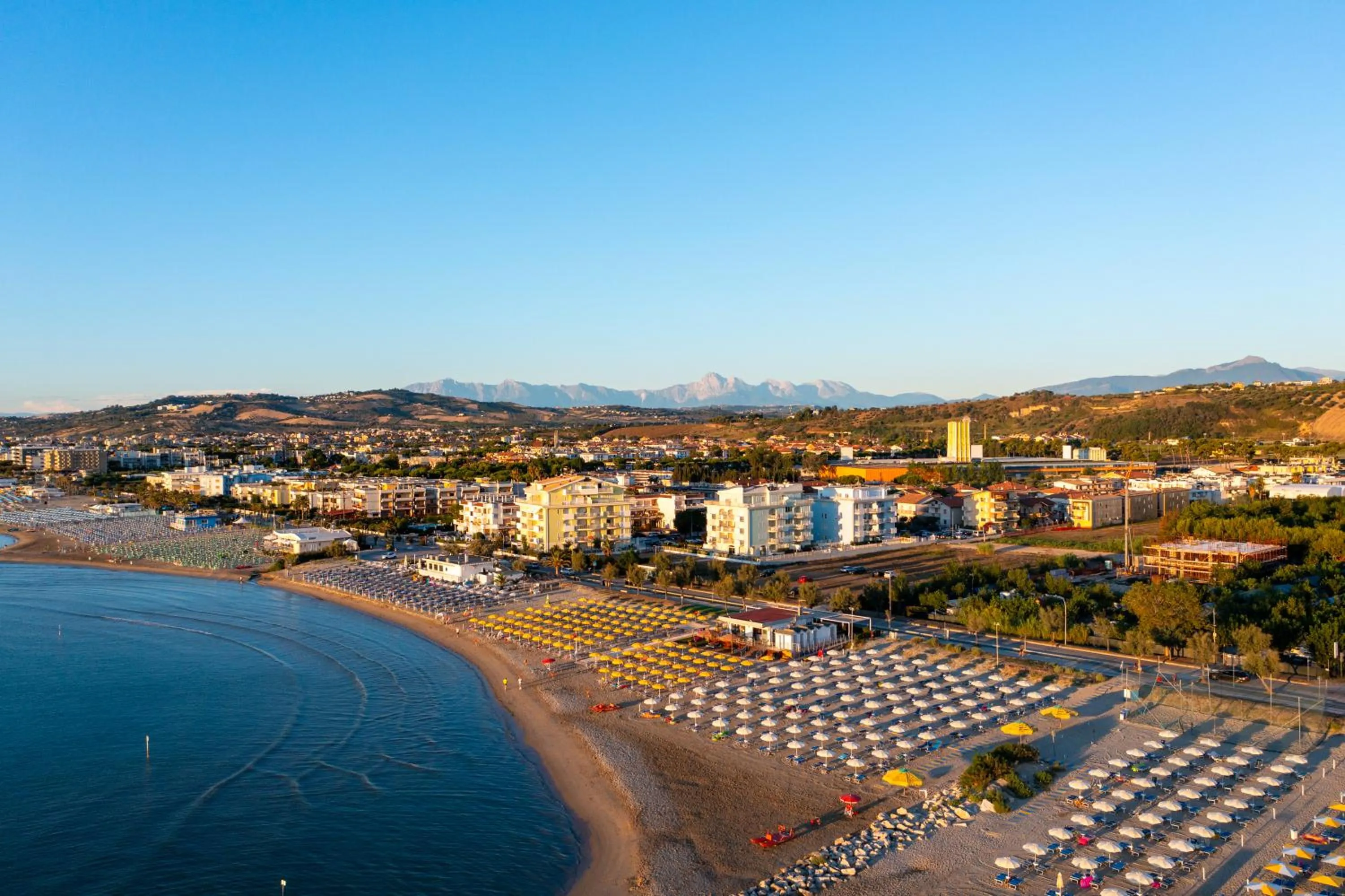Beach in Hotel Holiday