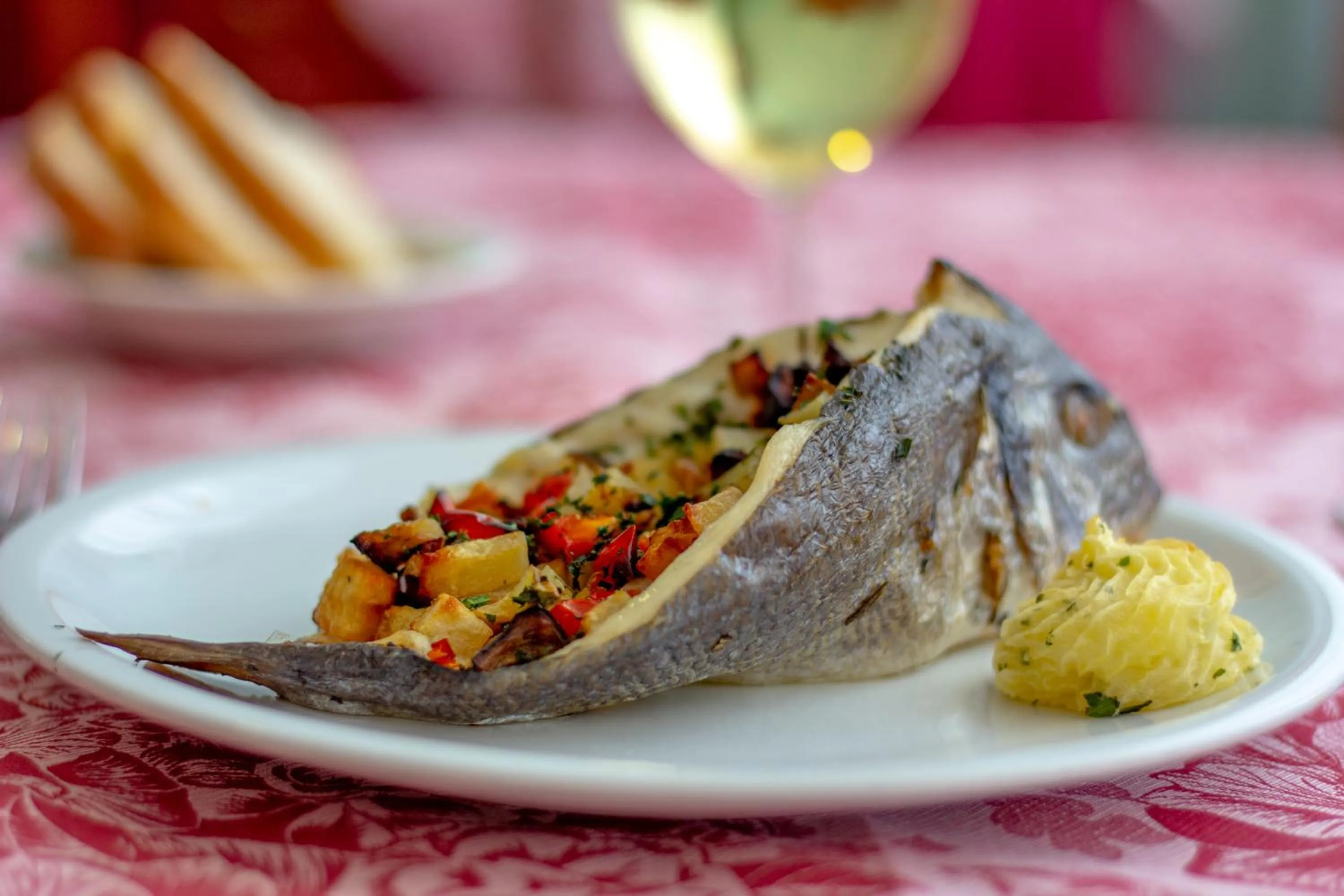 Restaurant/places to eat in Hotel Holiday