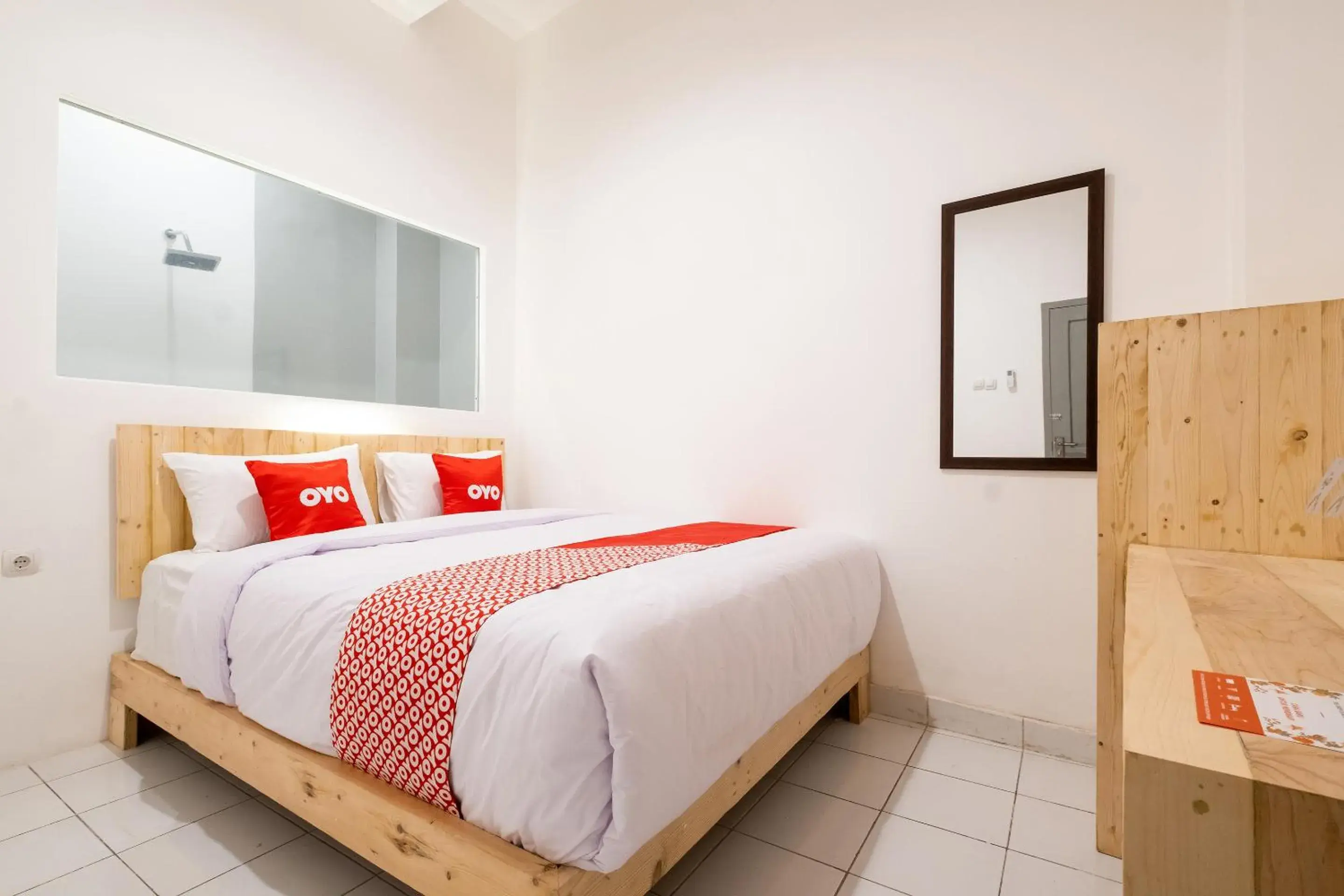 Standard Double Room in OYO 2041 Griya Aneka Standard Double Room in OYO 2041 Griya Aneka