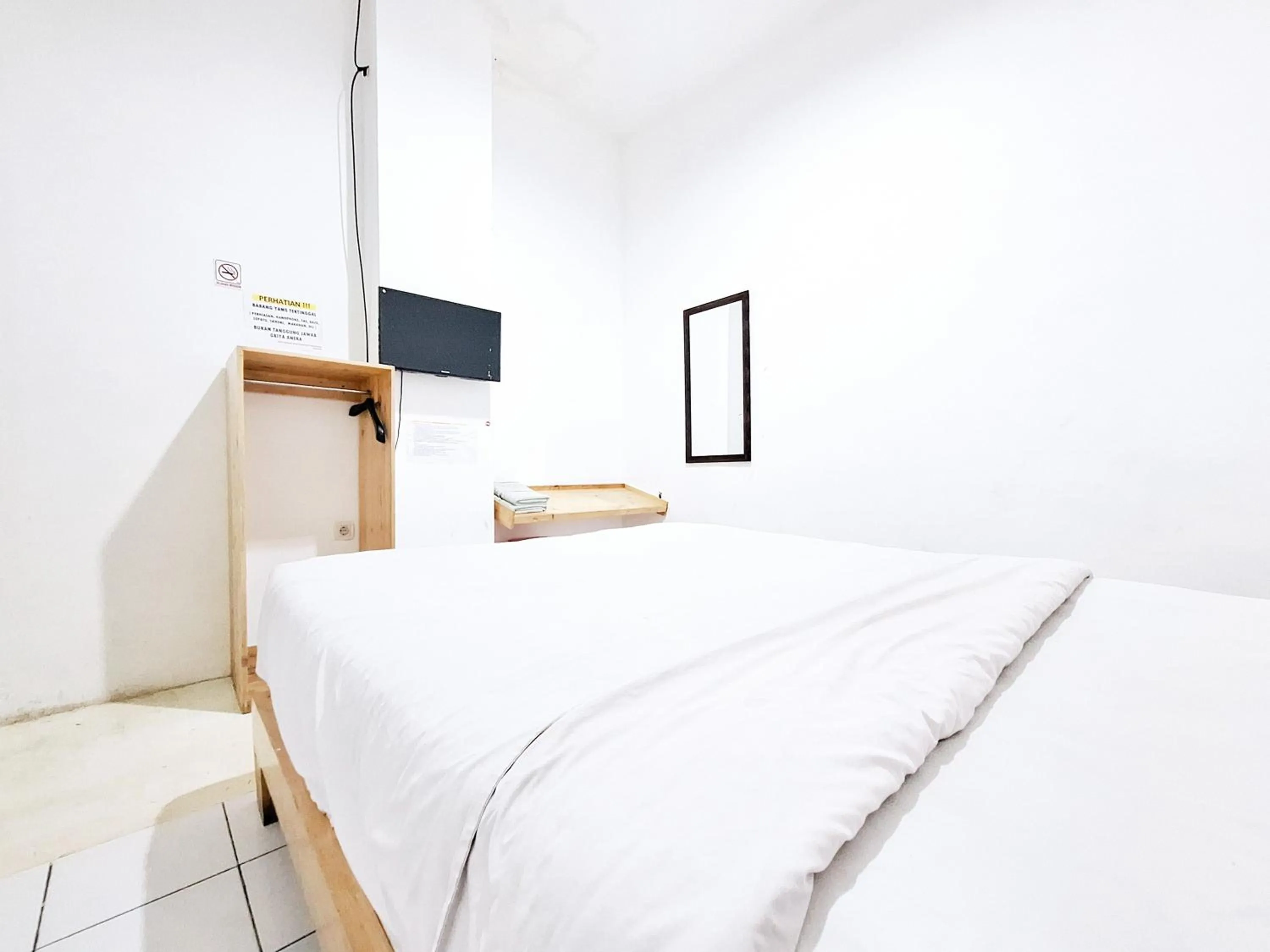 Bedroom, Bed in OYO 2041 Griya Aneka