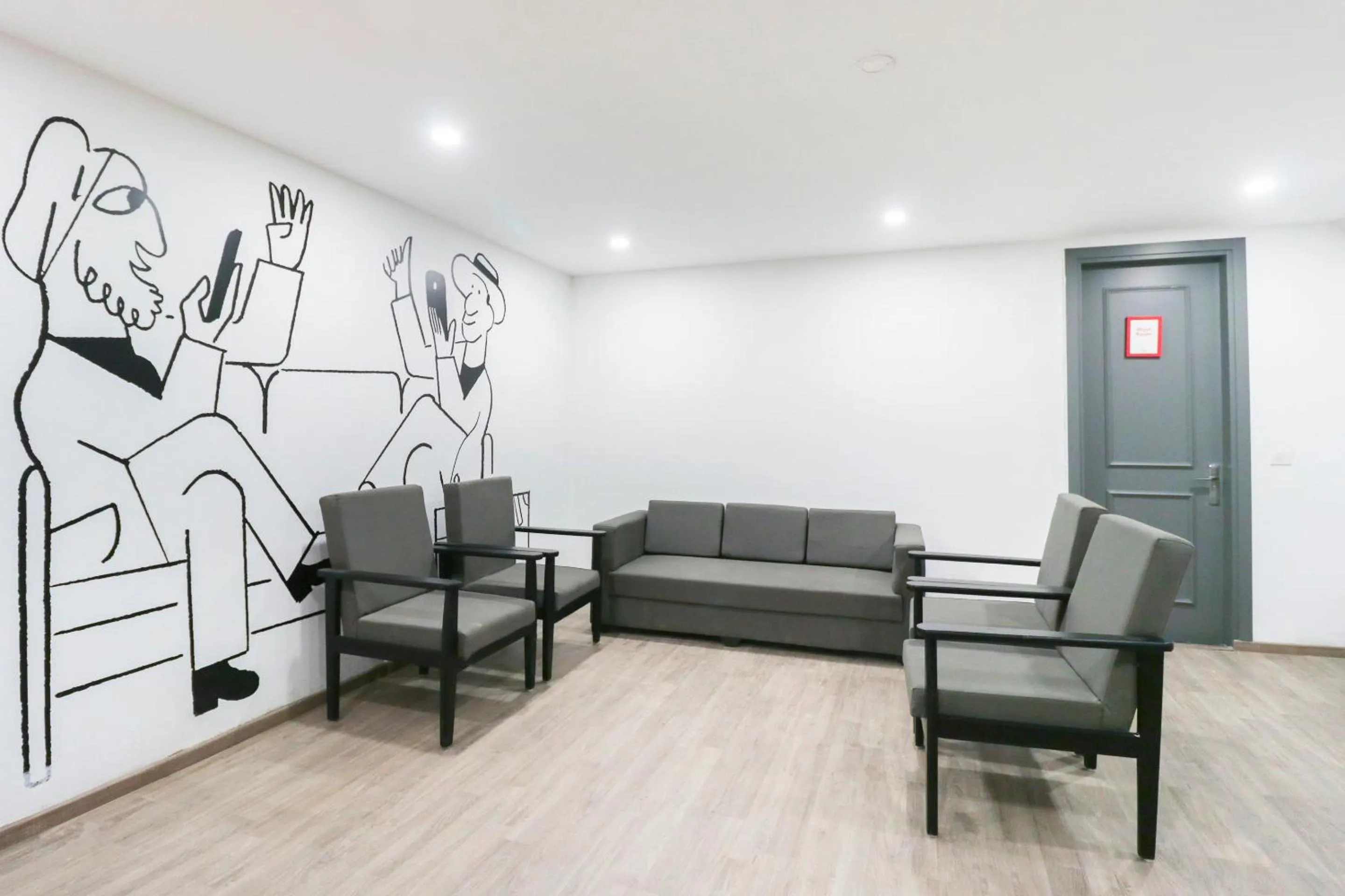 Lobby or reception in Super Townhouse Noida Sector 71 Near ISKCON Temple Noida