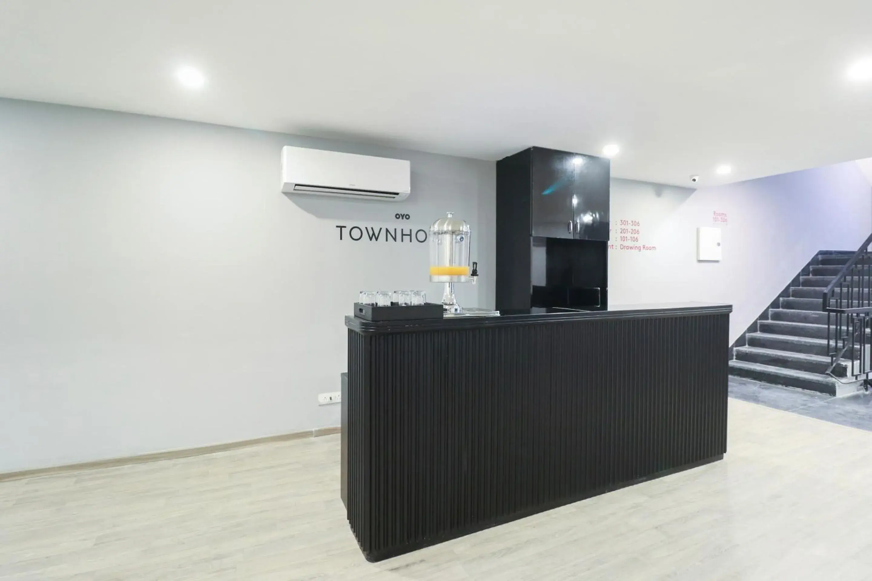 Lobby or reception in Super Townhouse Noida Sector 71 Near ISKCON Temple Noida Lobby or reception in Super Townhouse Noida Sector 71 Near ISKCON Temple Noida