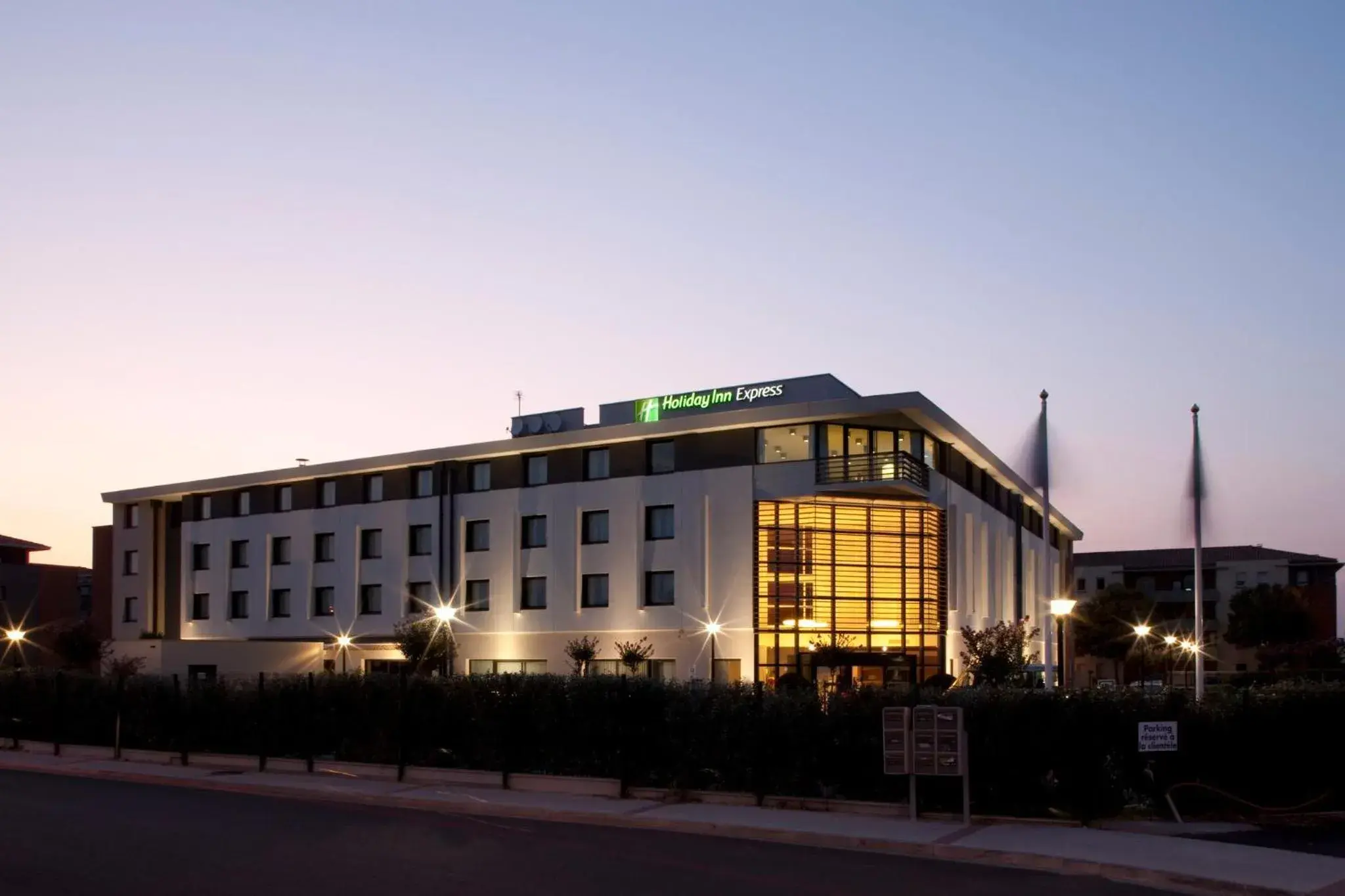 Property building in Holiday Inn Express Toulouse Airport by IHG Property building in Holiday Inn Express Toulouse Airport by IHG