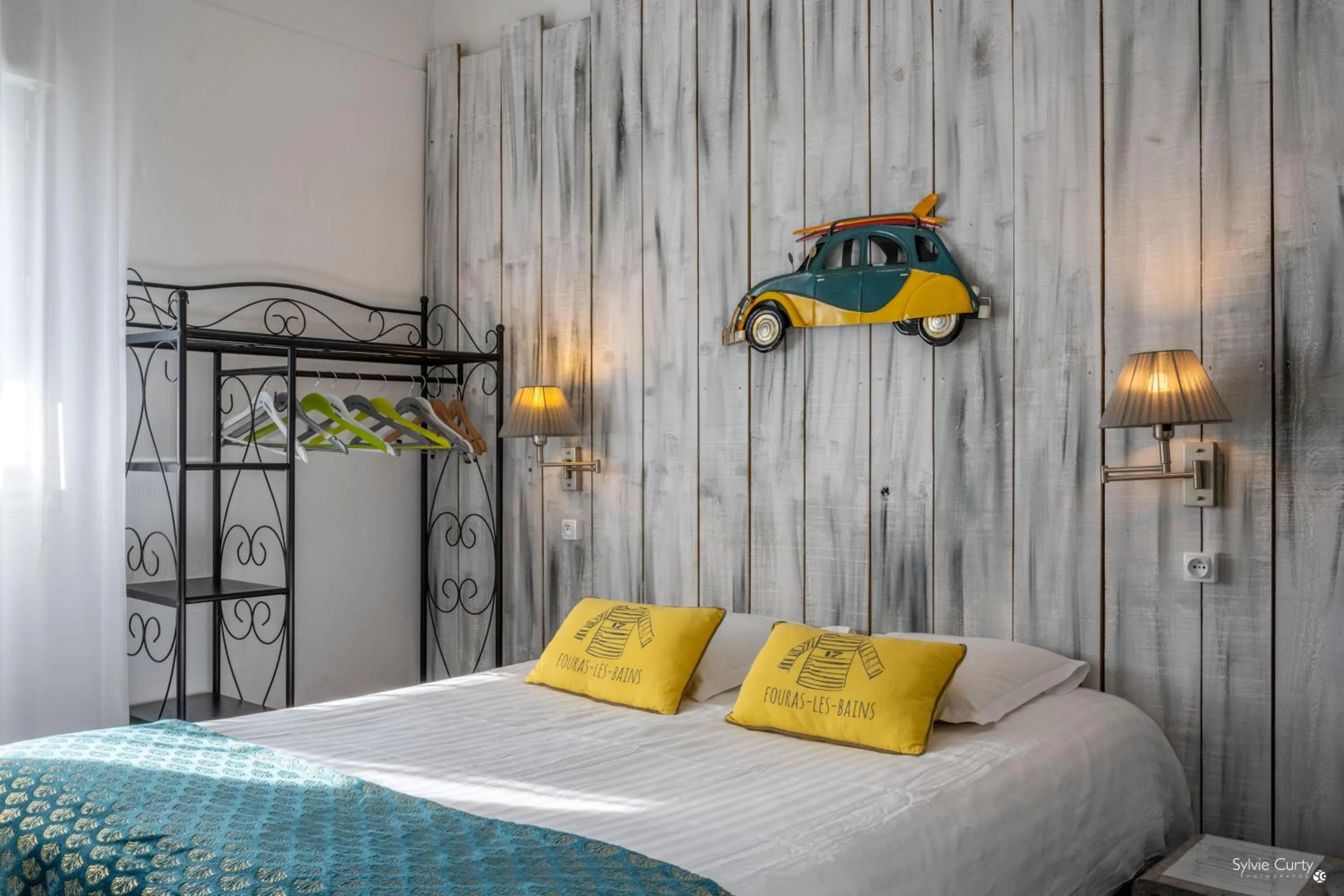 Bed in Hotel La Roseraie