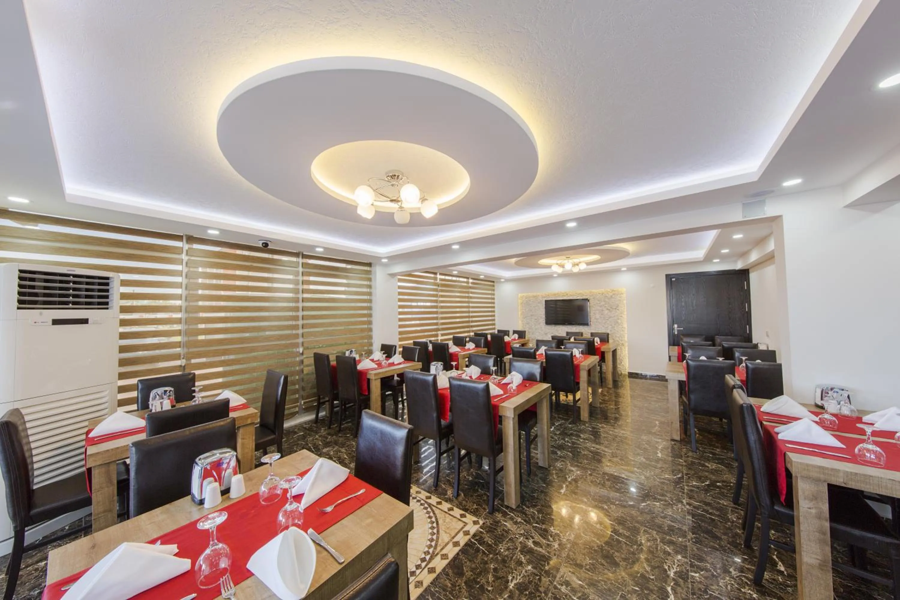 Restaurant/places to eat in Sarp Hotel Kadriye