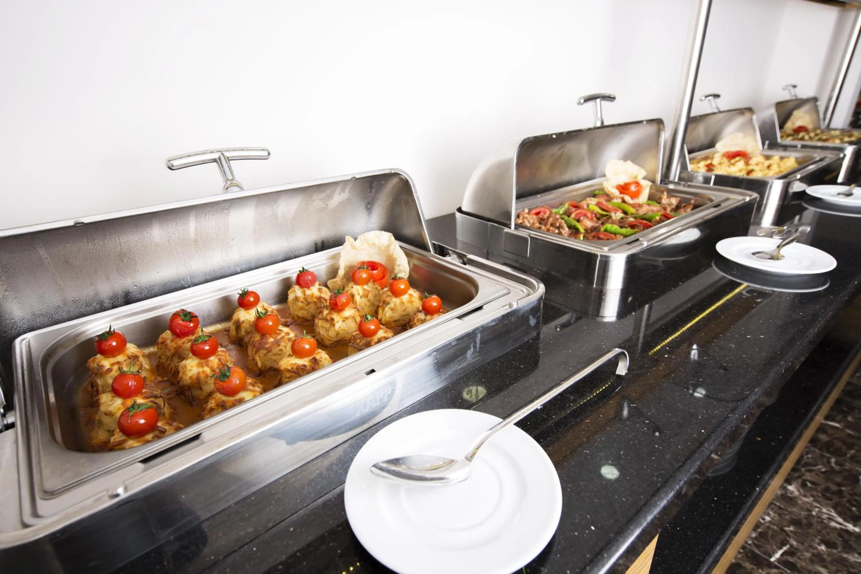 Restaurant/places to eat in Sarp Hotel Kadriye