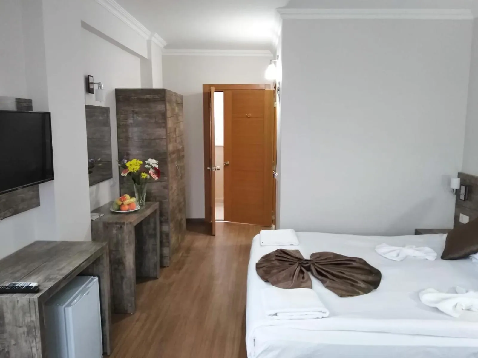 Photo of the whole room, Bed in Sarp Hotel Kadriye